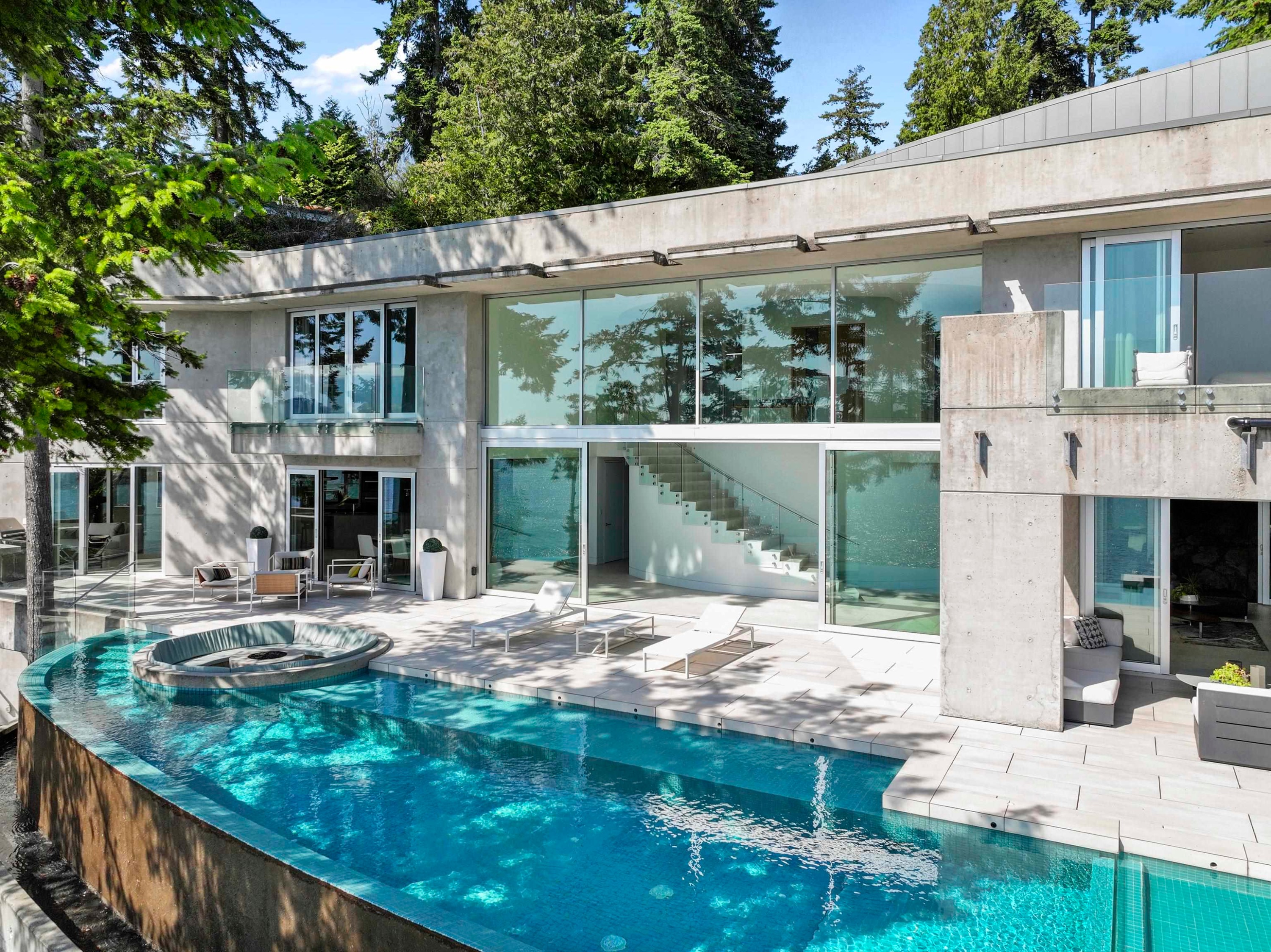 5225 Gulf Place, West Vancouver, BC