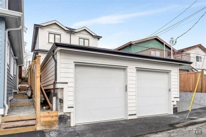 718 62Nd Avenue E, Vancouver, BC