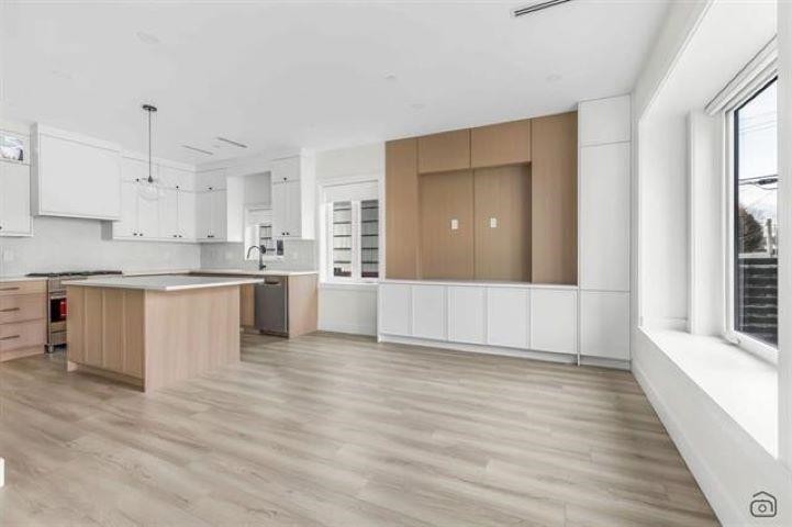 718 62Nd Avenue E, Vancouver, BC