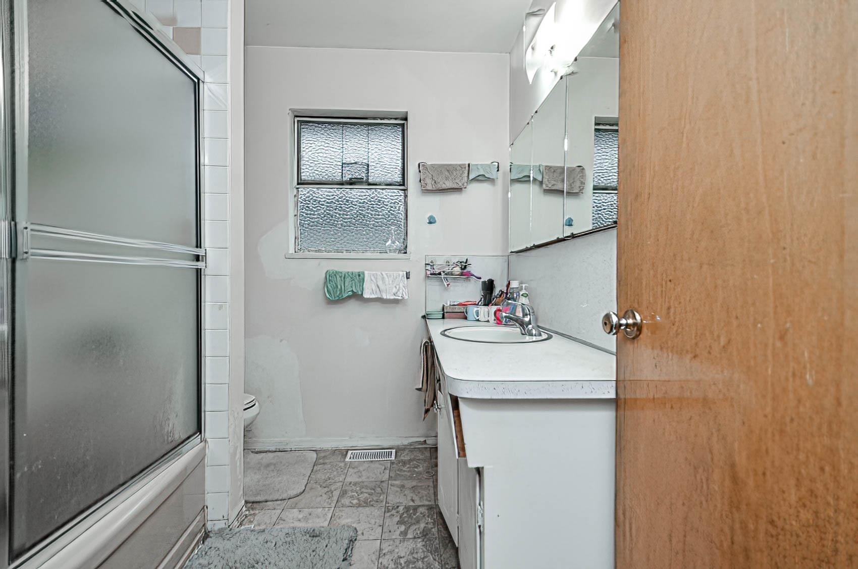 6021 Commercial Street, Vancouver, BC