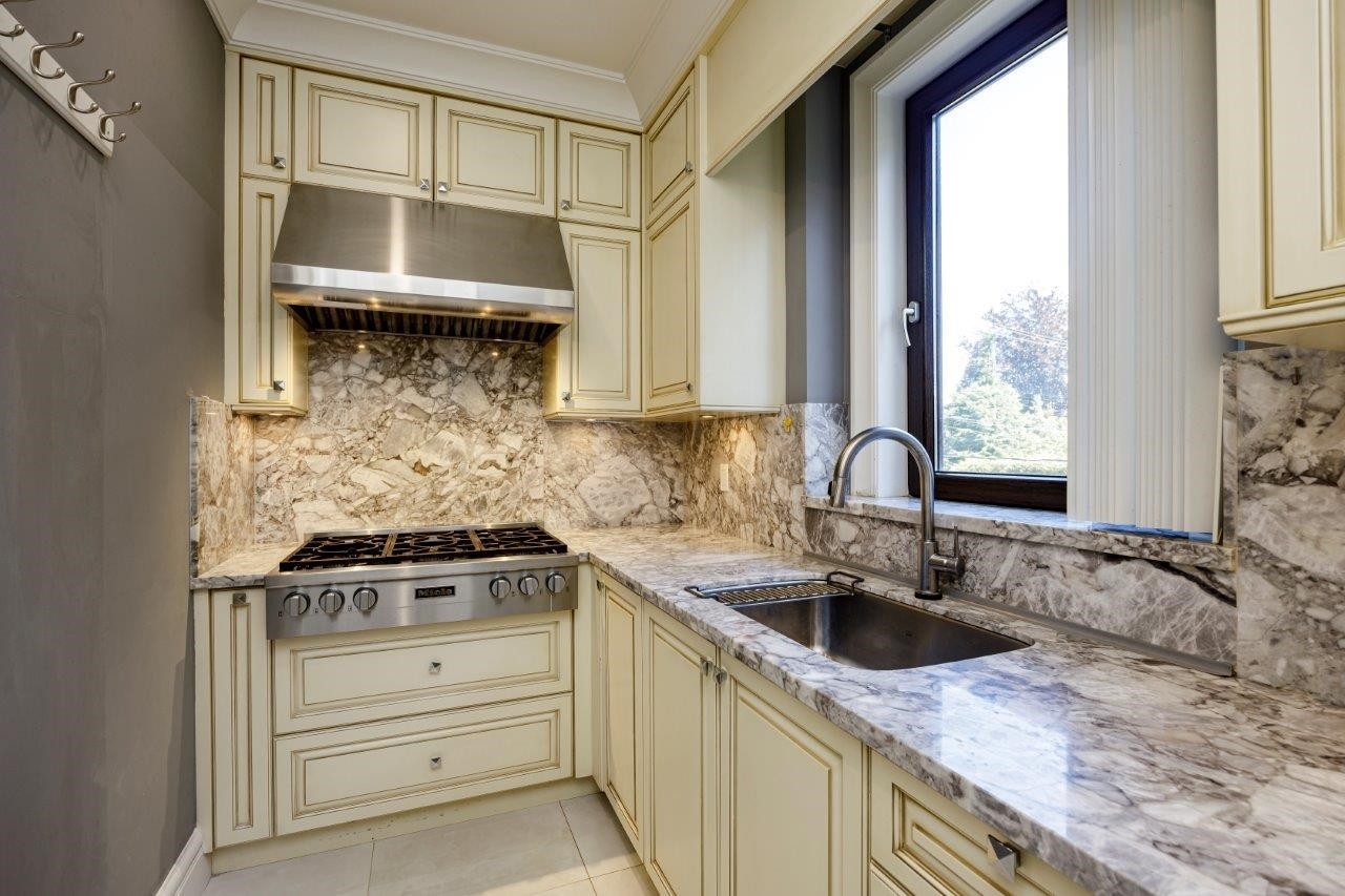 2351 34Th Avenue W, Vancouver, BC