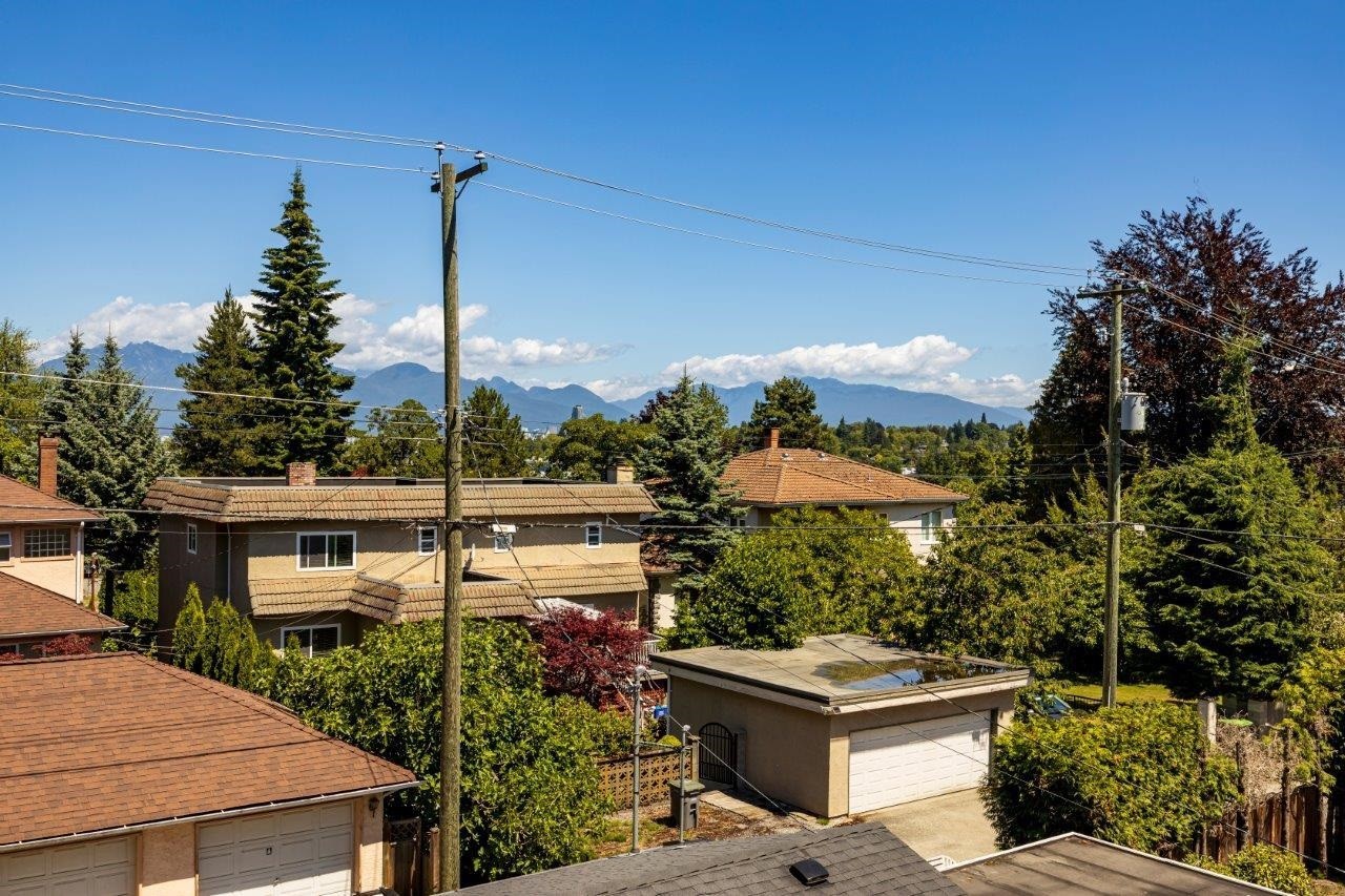 2351 34Th Avenue W, Vancouver, BC