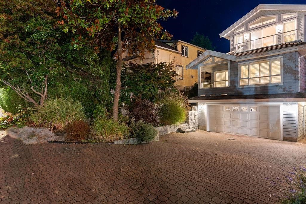 2517 Marine Drive, West Vancouver, BC