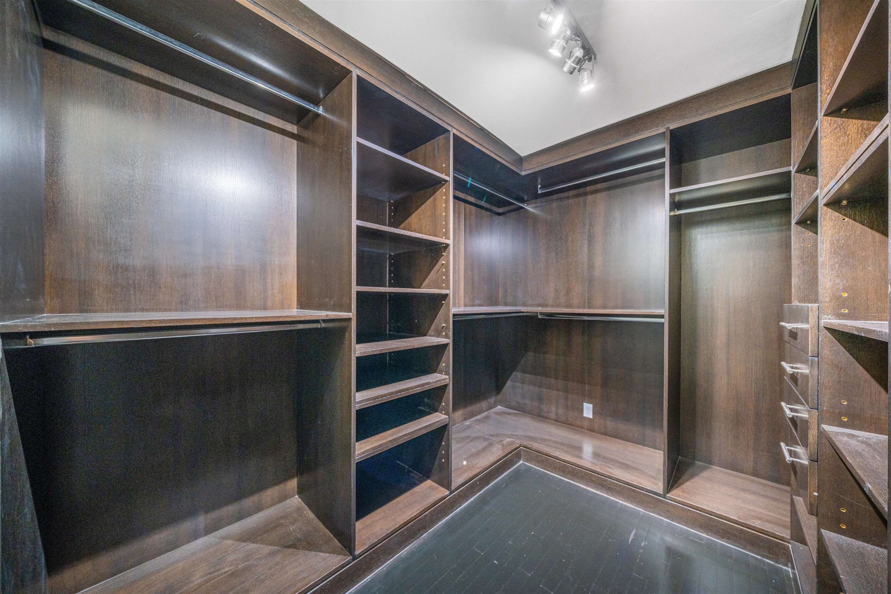 1610 Wesbrook Crescent, Vancouver, BC