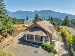 931 Rivendell Drive Bowen Island, BC V0N 1G1