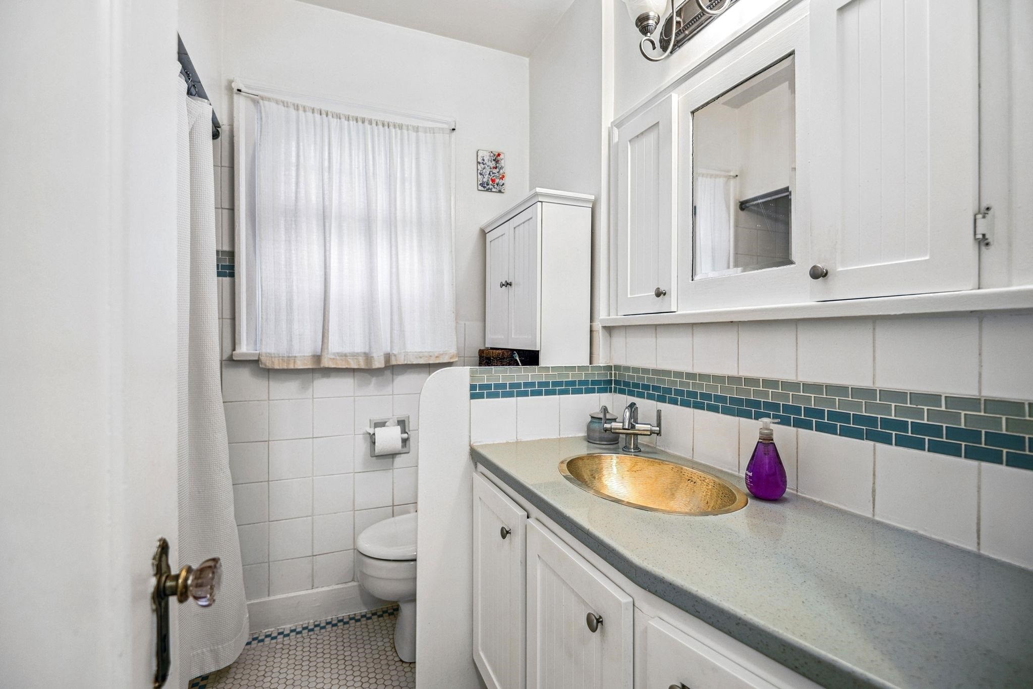 4533 8Th Avenue W, Vancouver, BC