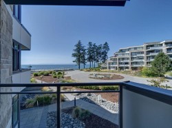 306-5665 Teredo Street Sechelt, BC V7Z 0J2