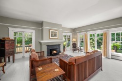 12535 216 Street Maple Ridge, BC V2X 5K4