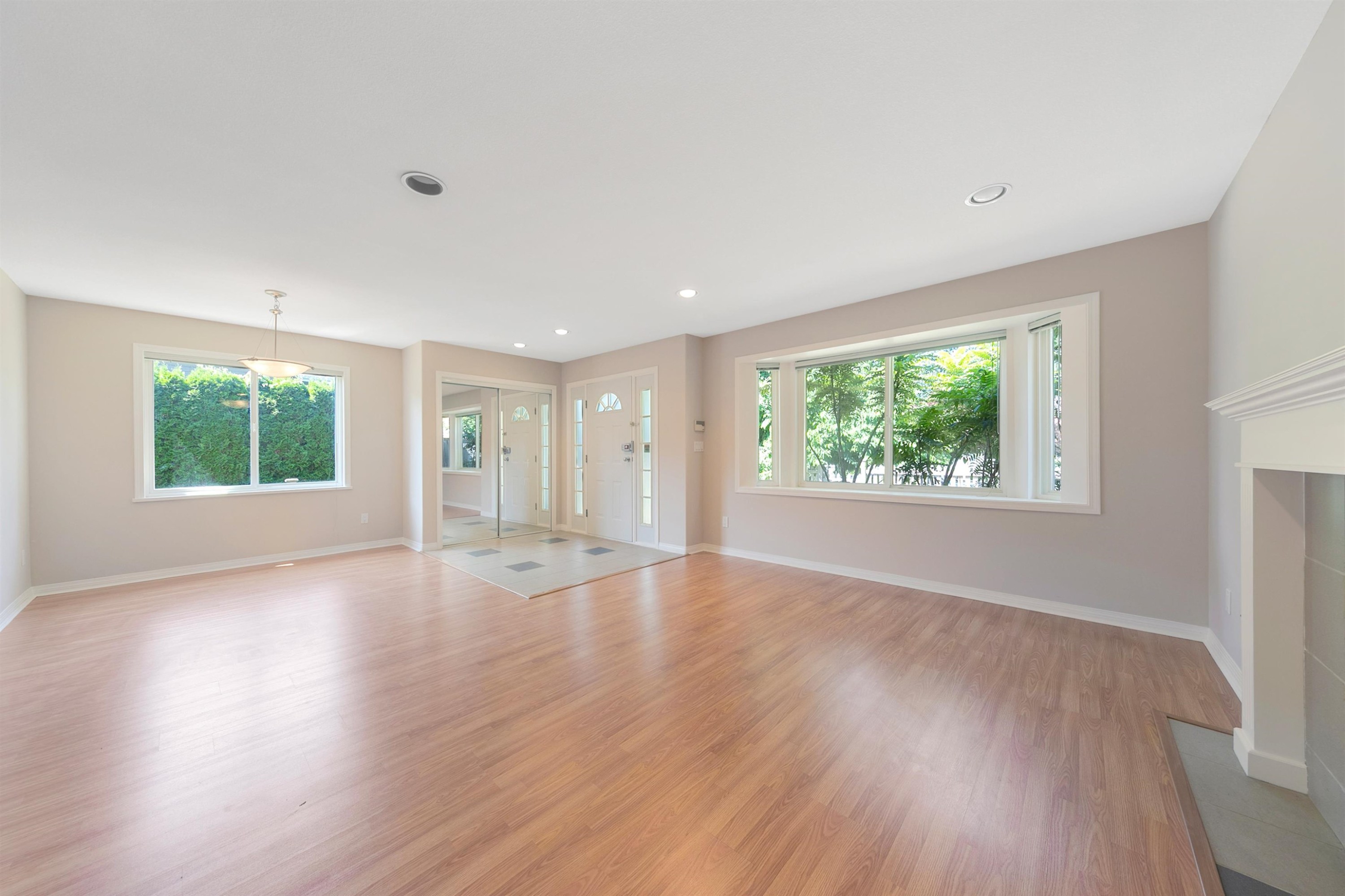 235 19Th Street W, North Vancouver, BC