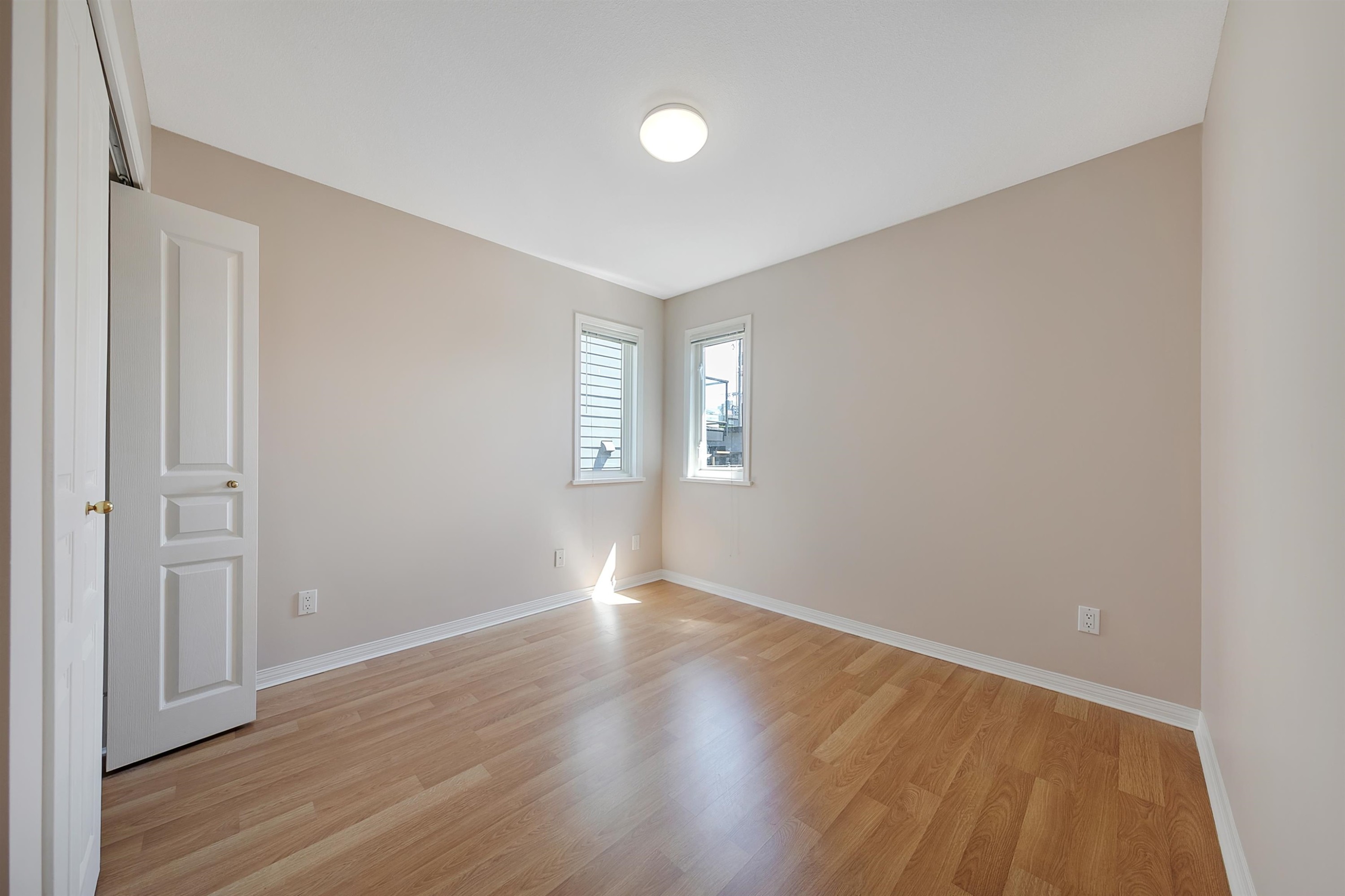 235 19Th Street W, North Vancouver, BC