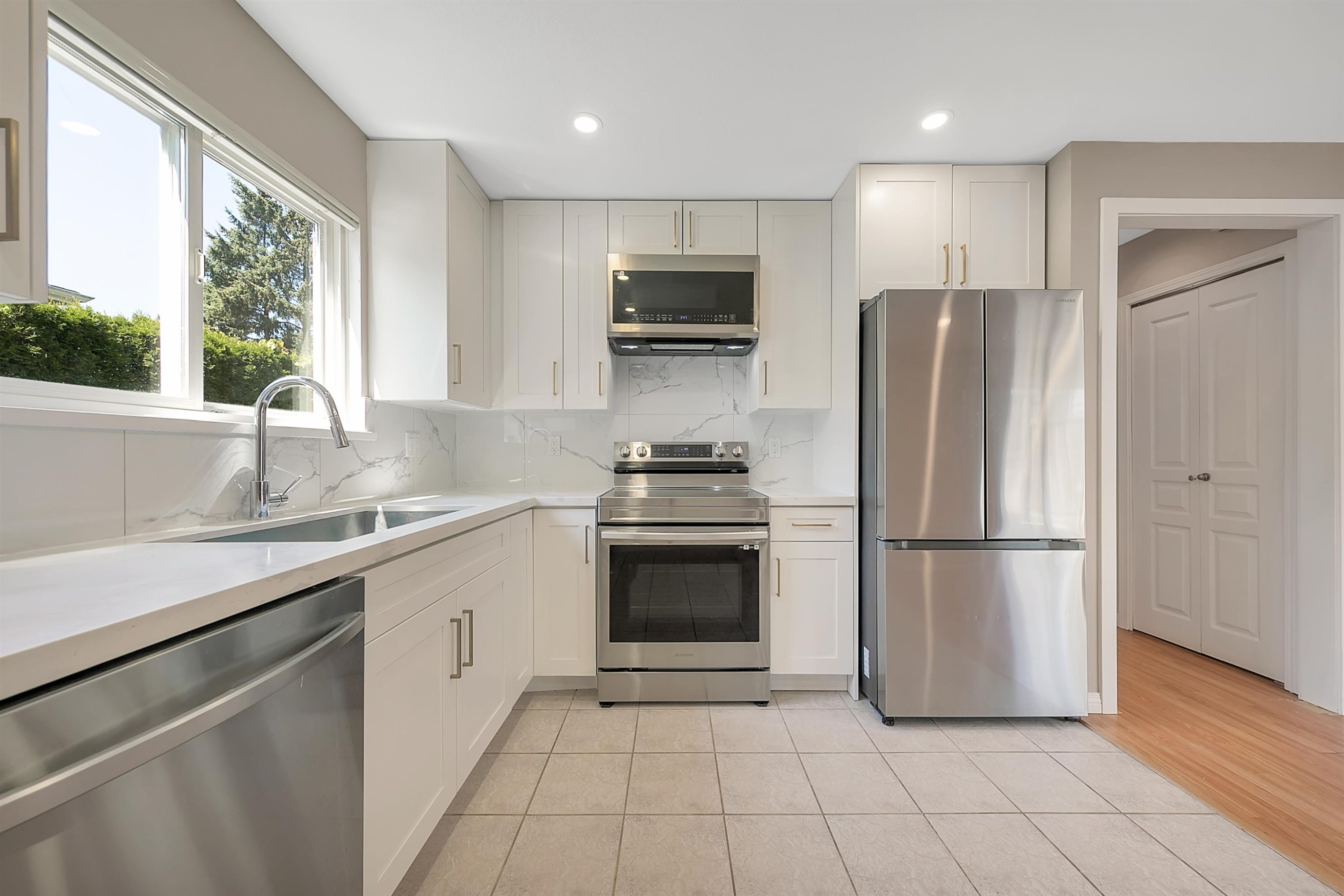 235 19Th Street W, North Vancouver, BC