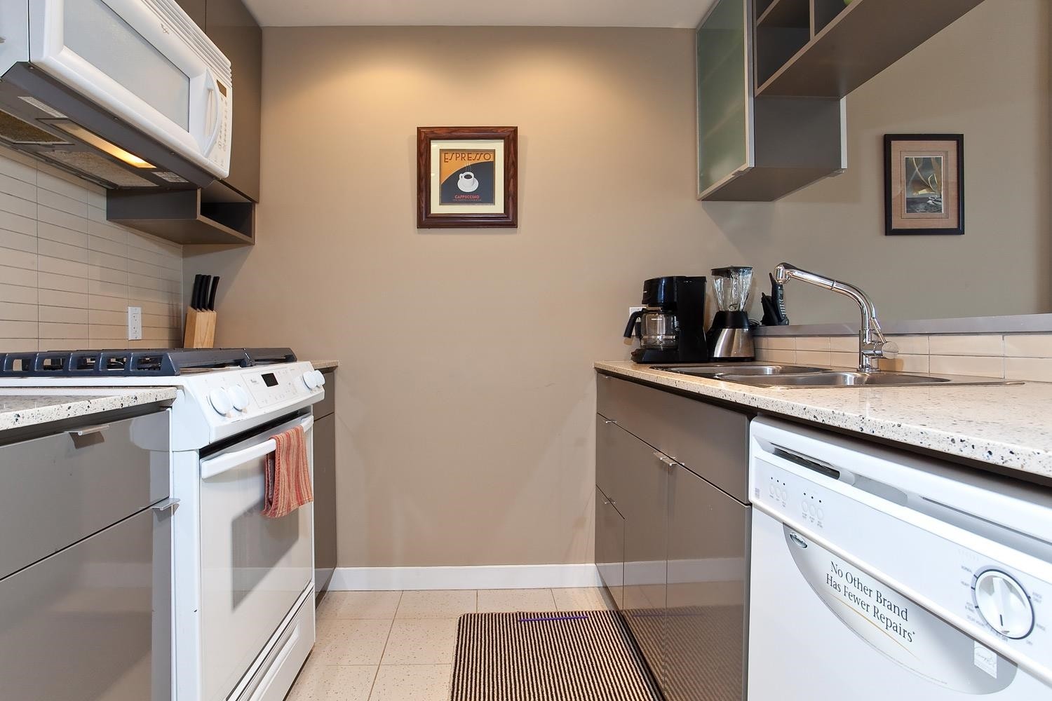 1109-928 Beatty Street, Vancouver, BC