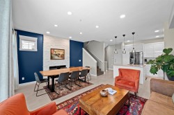 2-11282 Cottonwood Drive Maple Ridge, BC V2X 8W8