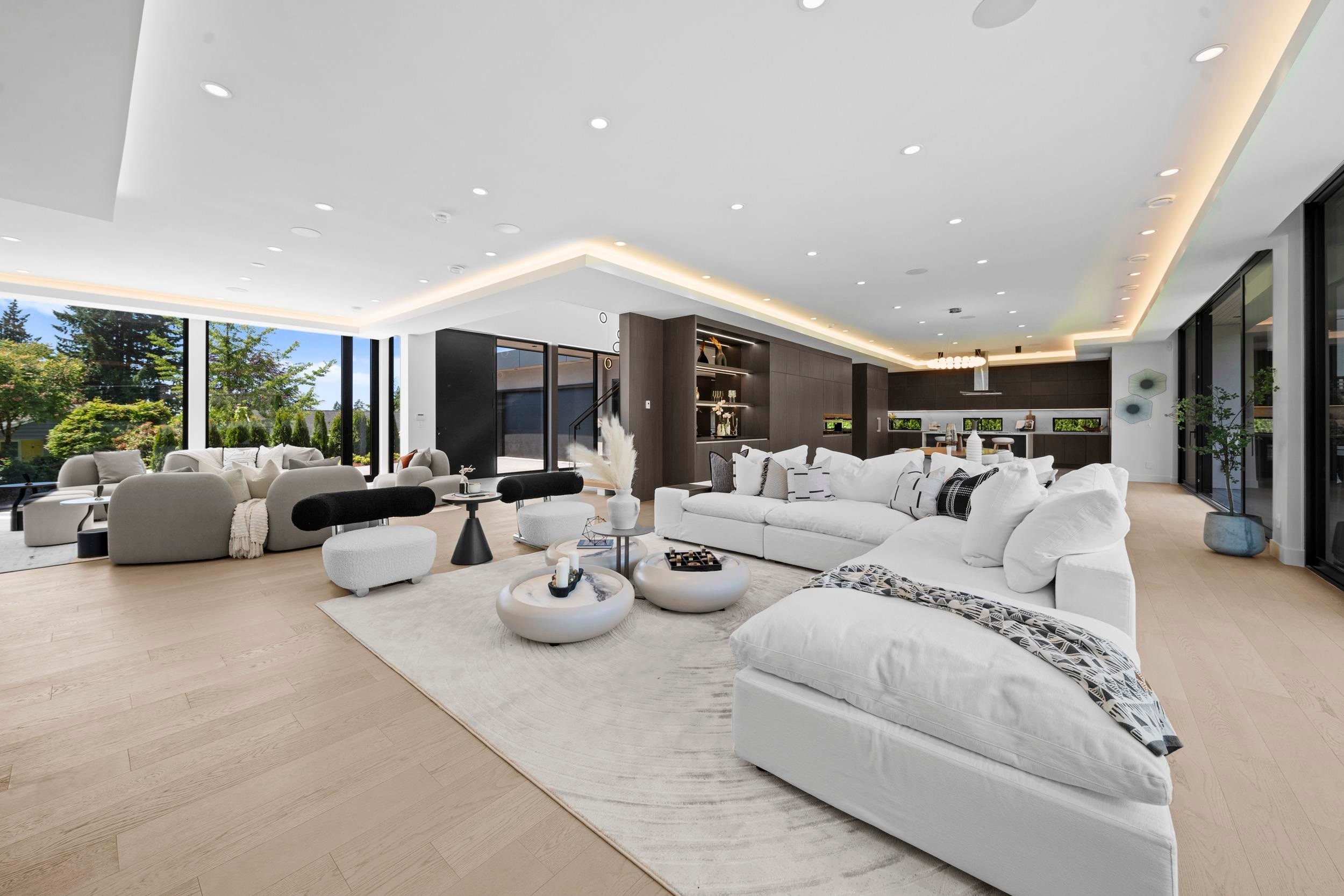 680 Westhyde Place, North Vancouver, BC