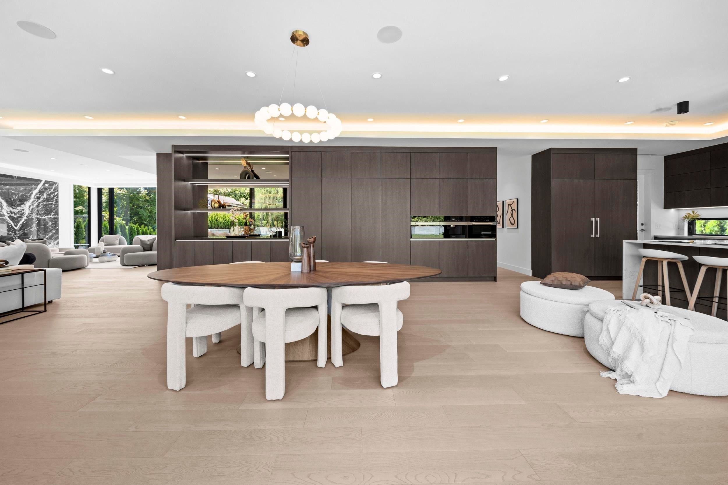 680 Westhyde Place, North Vancouver, BC