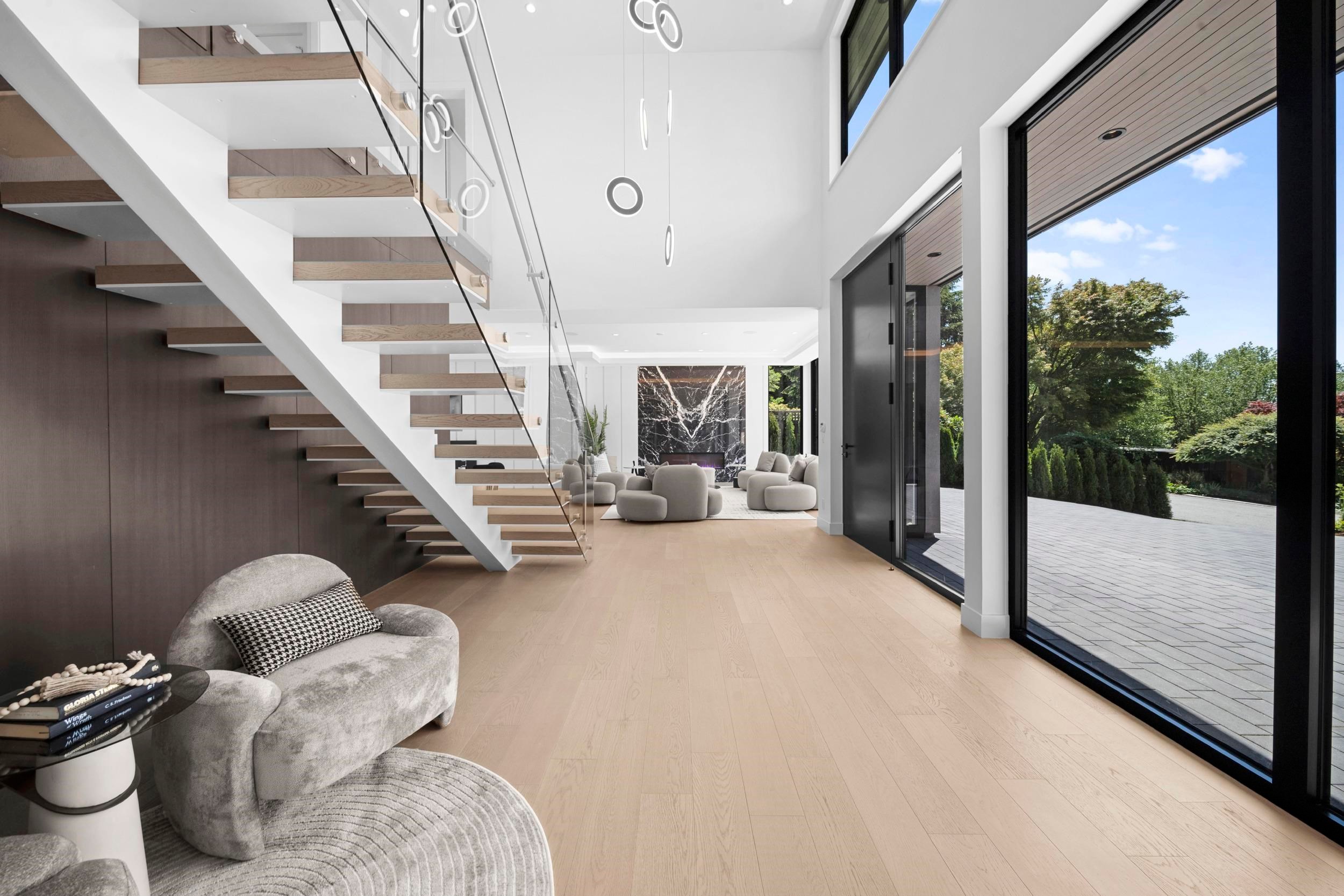 680 Westhyde Place, North Vancouver, BC