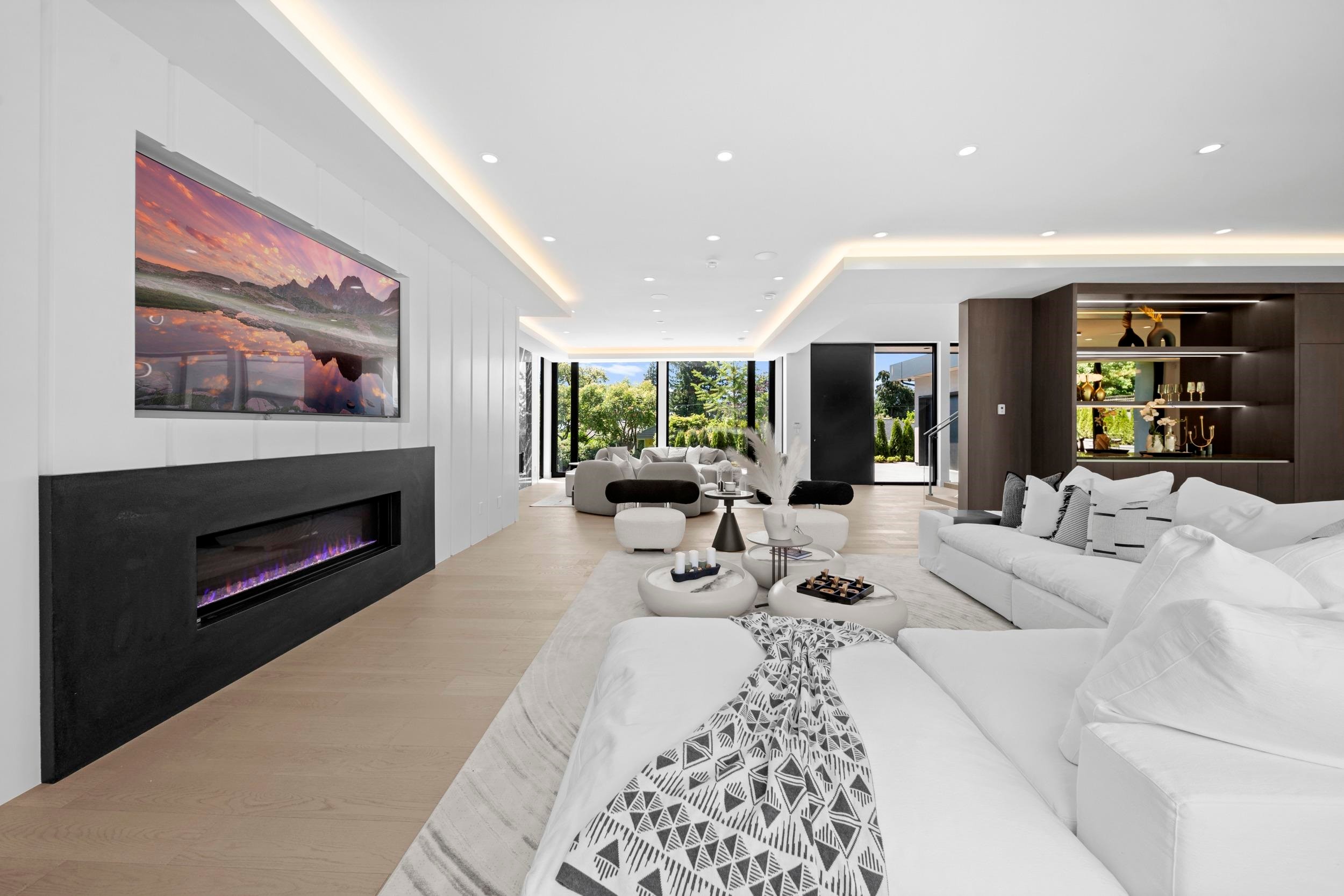 680 Westhyde Place, North Vancouver, BC