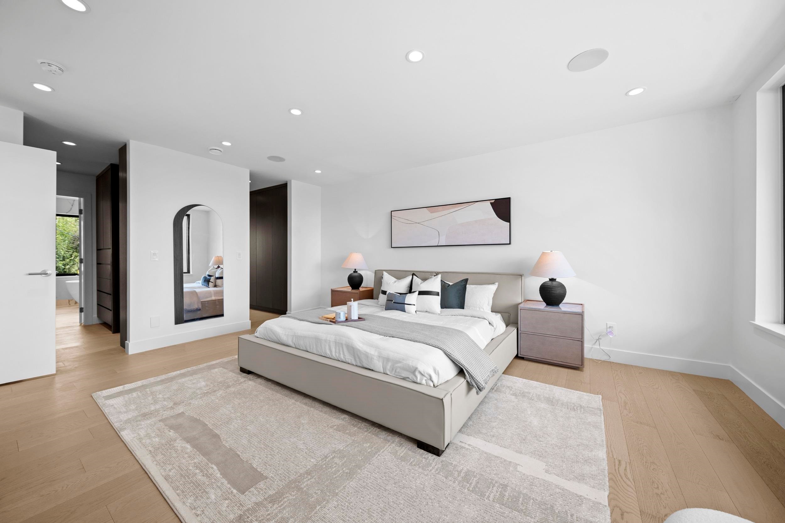 680 Westhyde Place, North Vancouver, BC