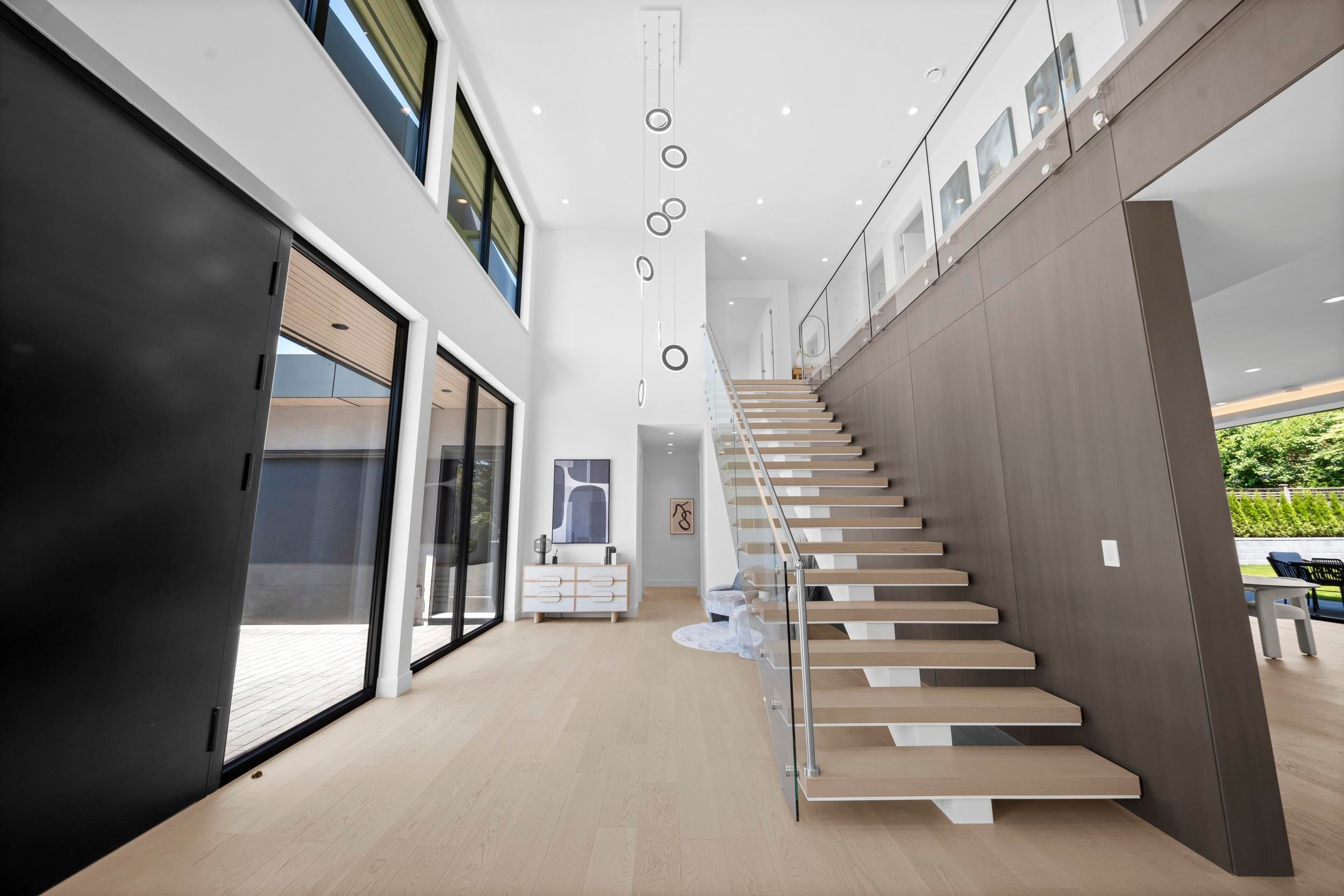 680 Westhyde Place, North Vancouver, BC