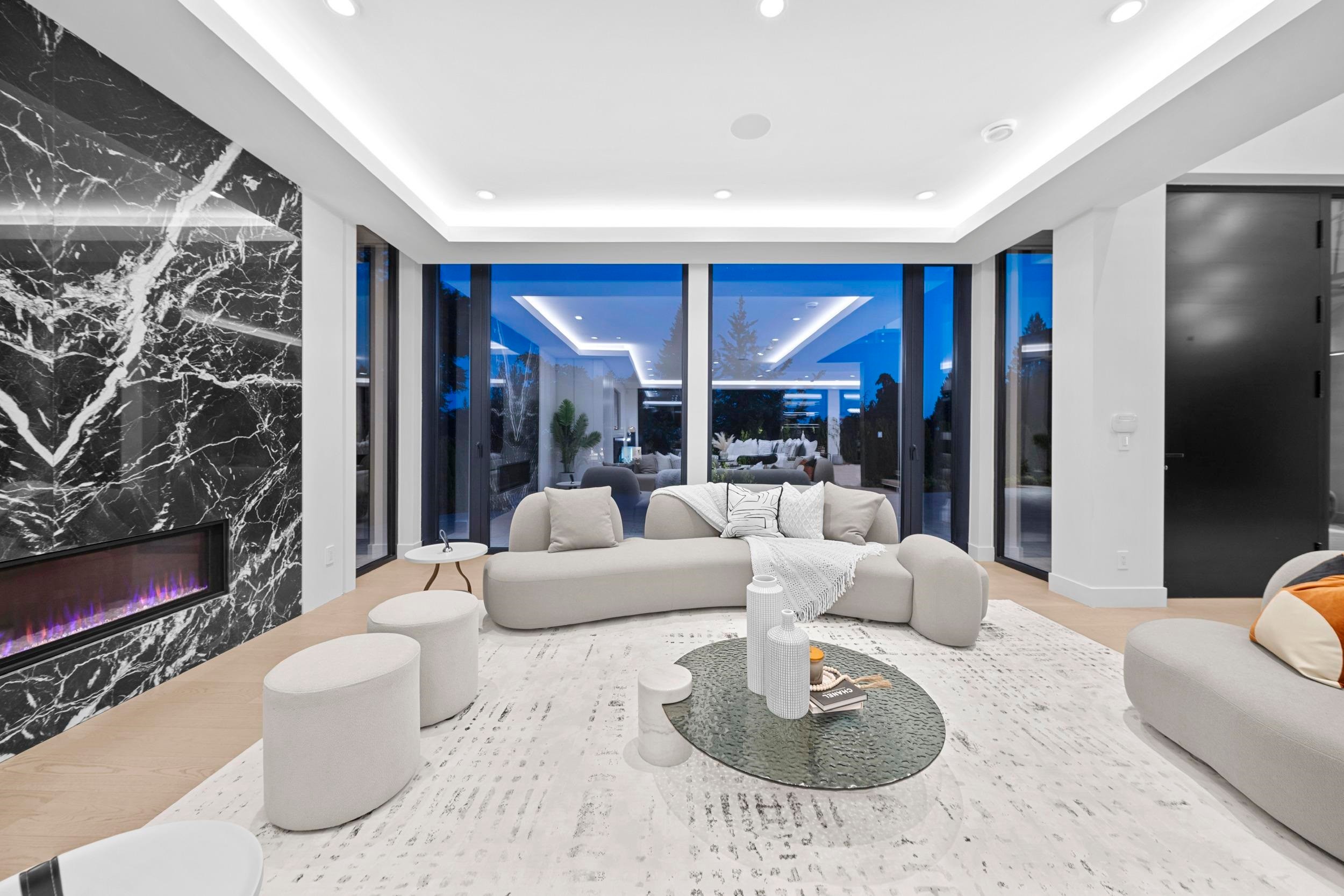 680 Westhyde Place, North Vancouver, BC