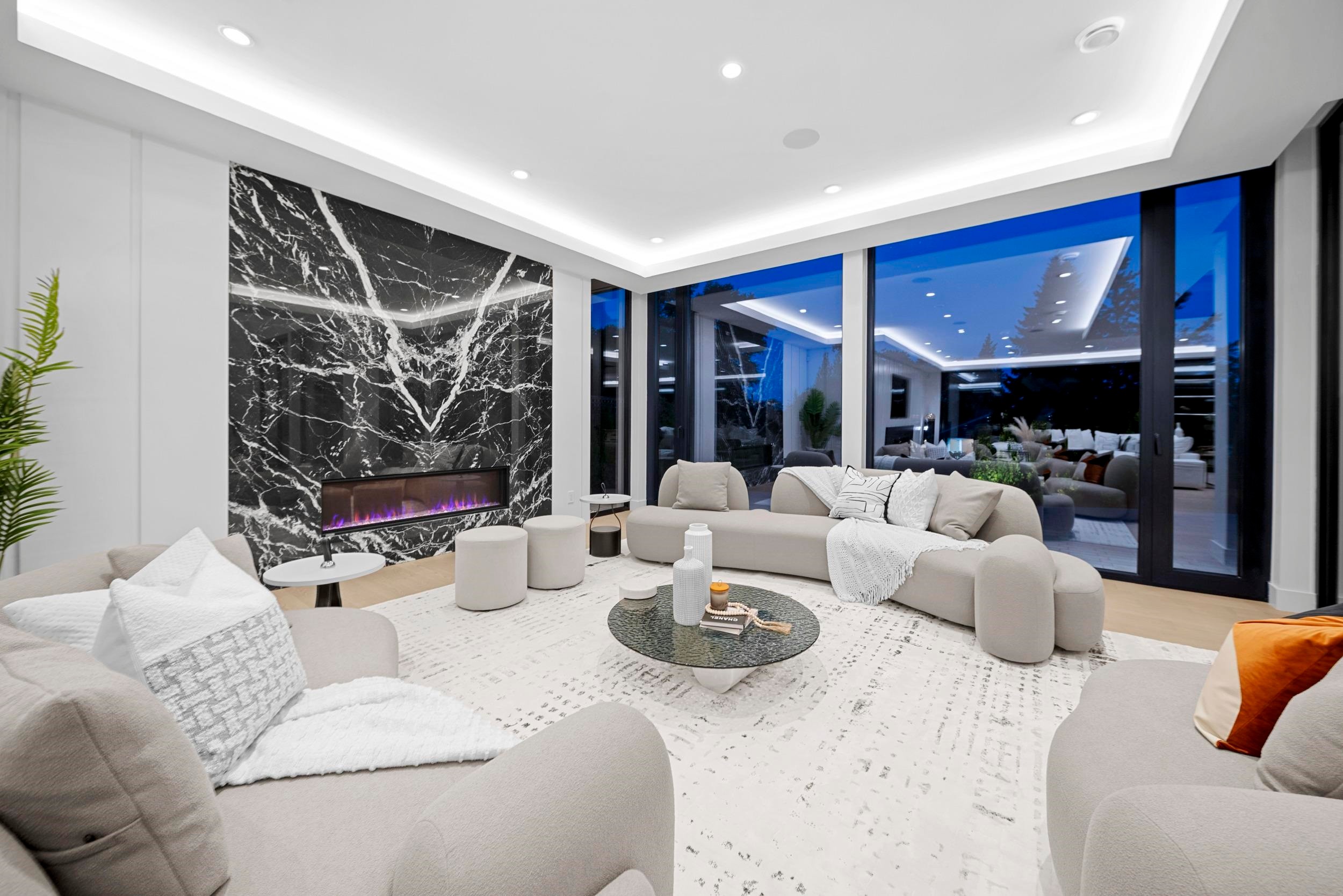 680 Westhyde Place, North Vancouver, BC