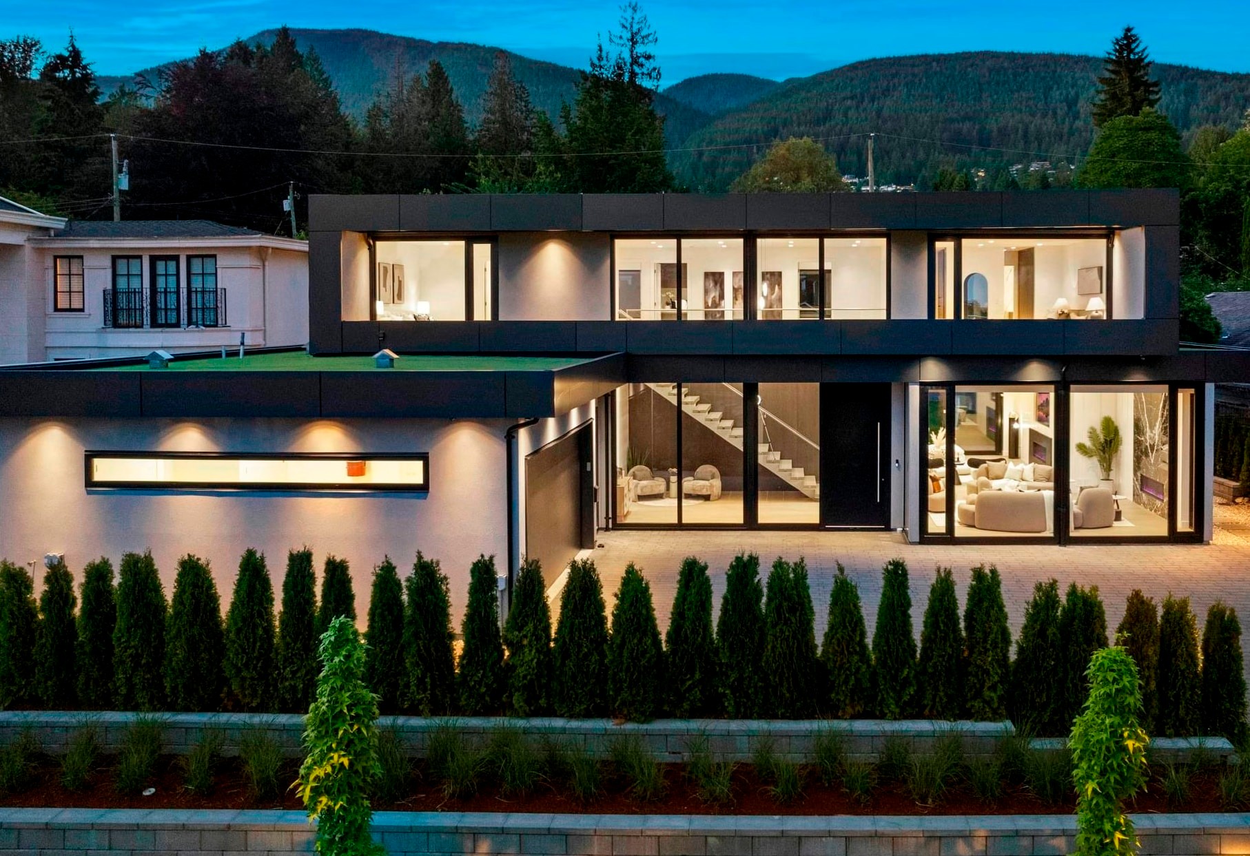 680 Westhyde Place, North Vancouver, BC