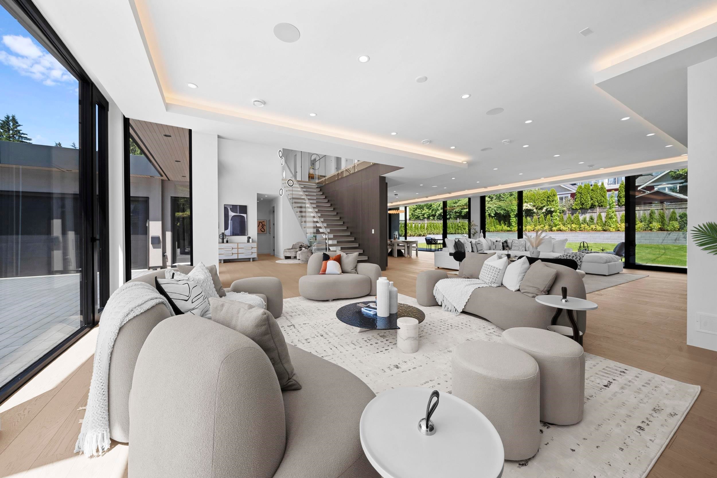 680 Westhyde Place, North Vancouver, BC