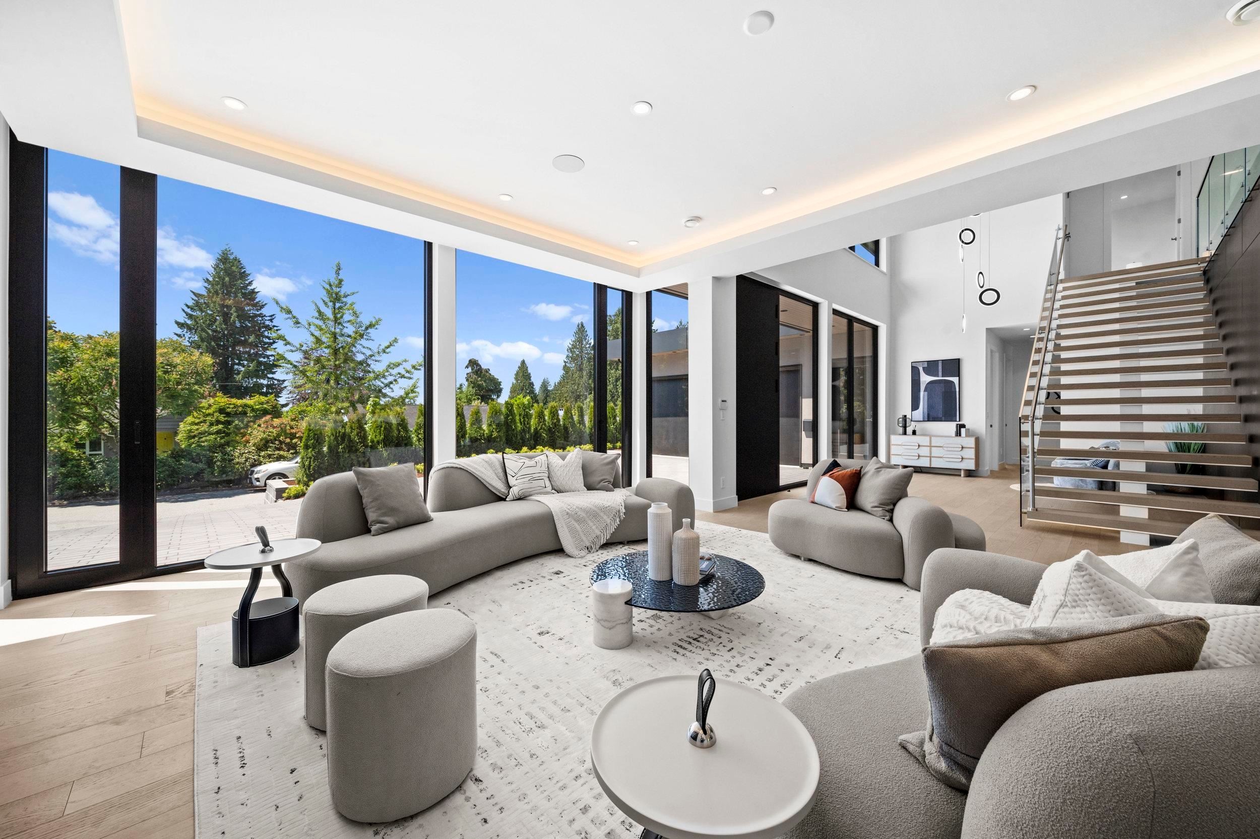 680 Westhyde Place, North Vancouver, BC