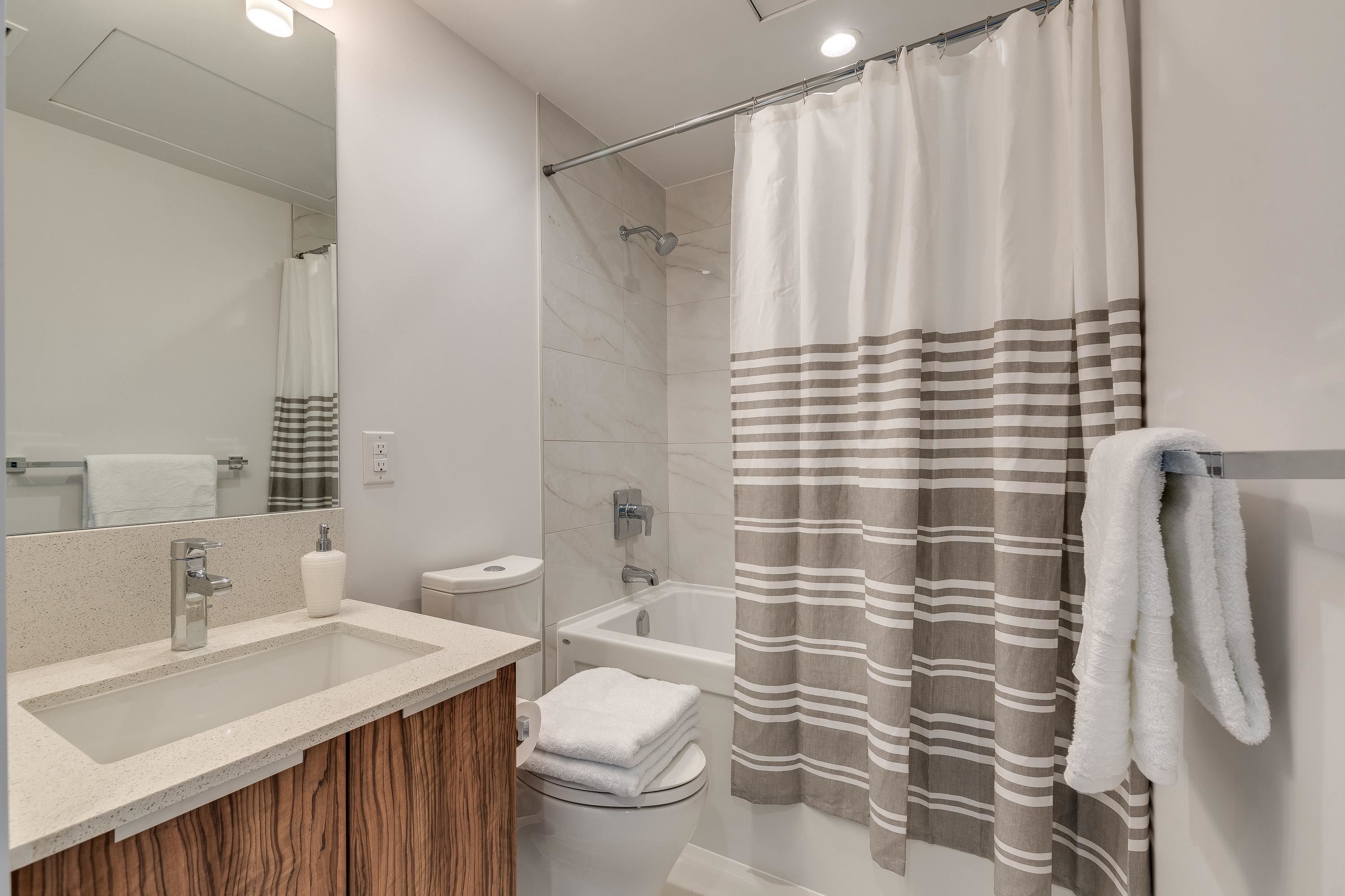 906-1283 Howe Street, Vancouver, BC