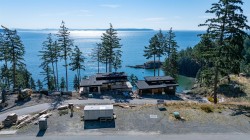 785 Seymour Bay Drive Bowen Island, BC V0N 1G2