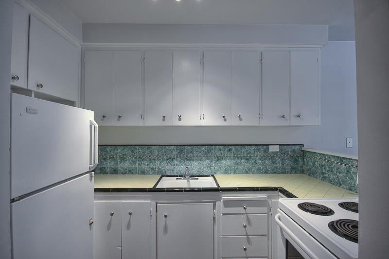 201-1540 Haro Street, Vancouver, BC