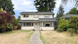 880 19th Street W North Vancouver, BC V7P 1Z8