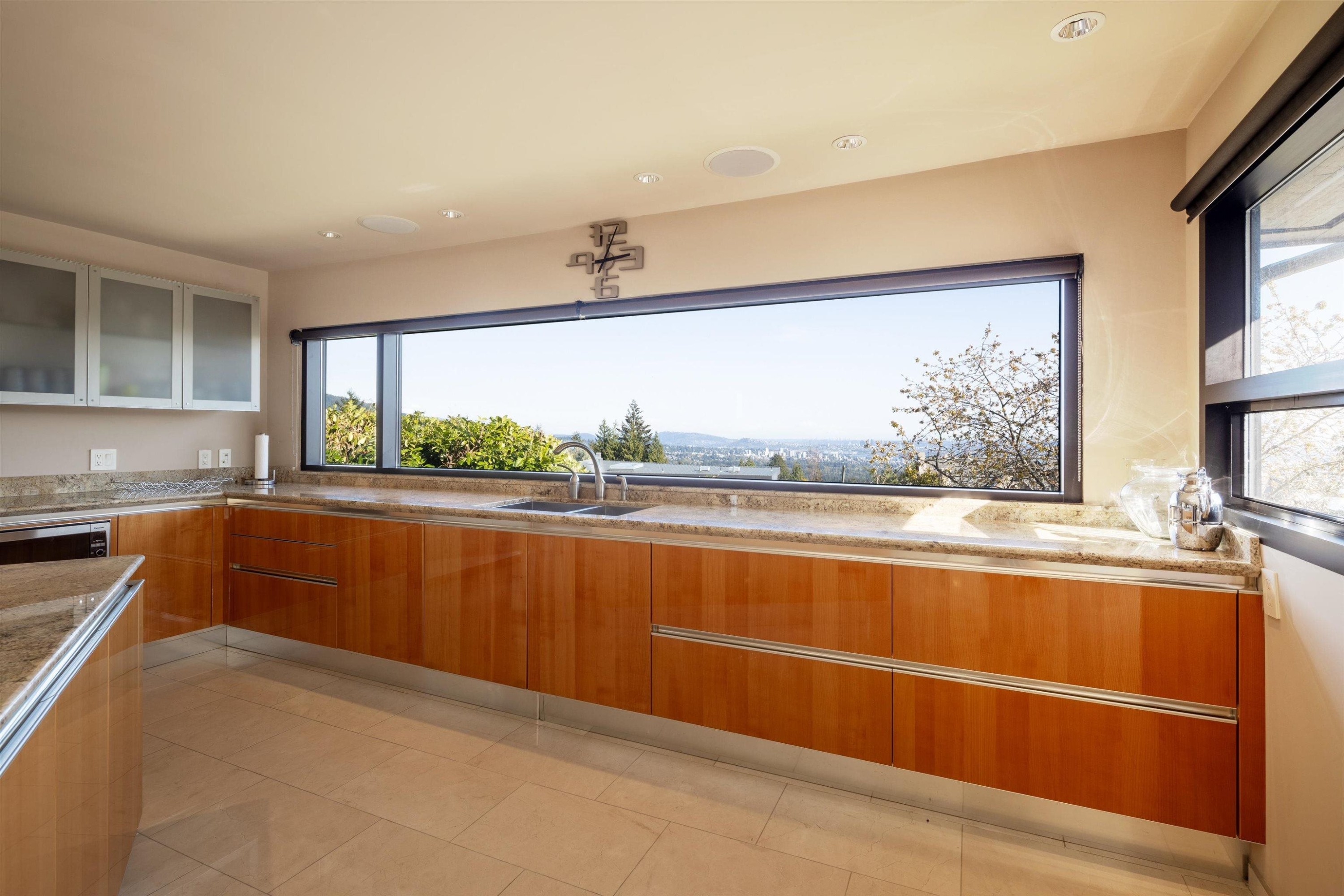 1109 Hillside Road, West Vancouver, BC