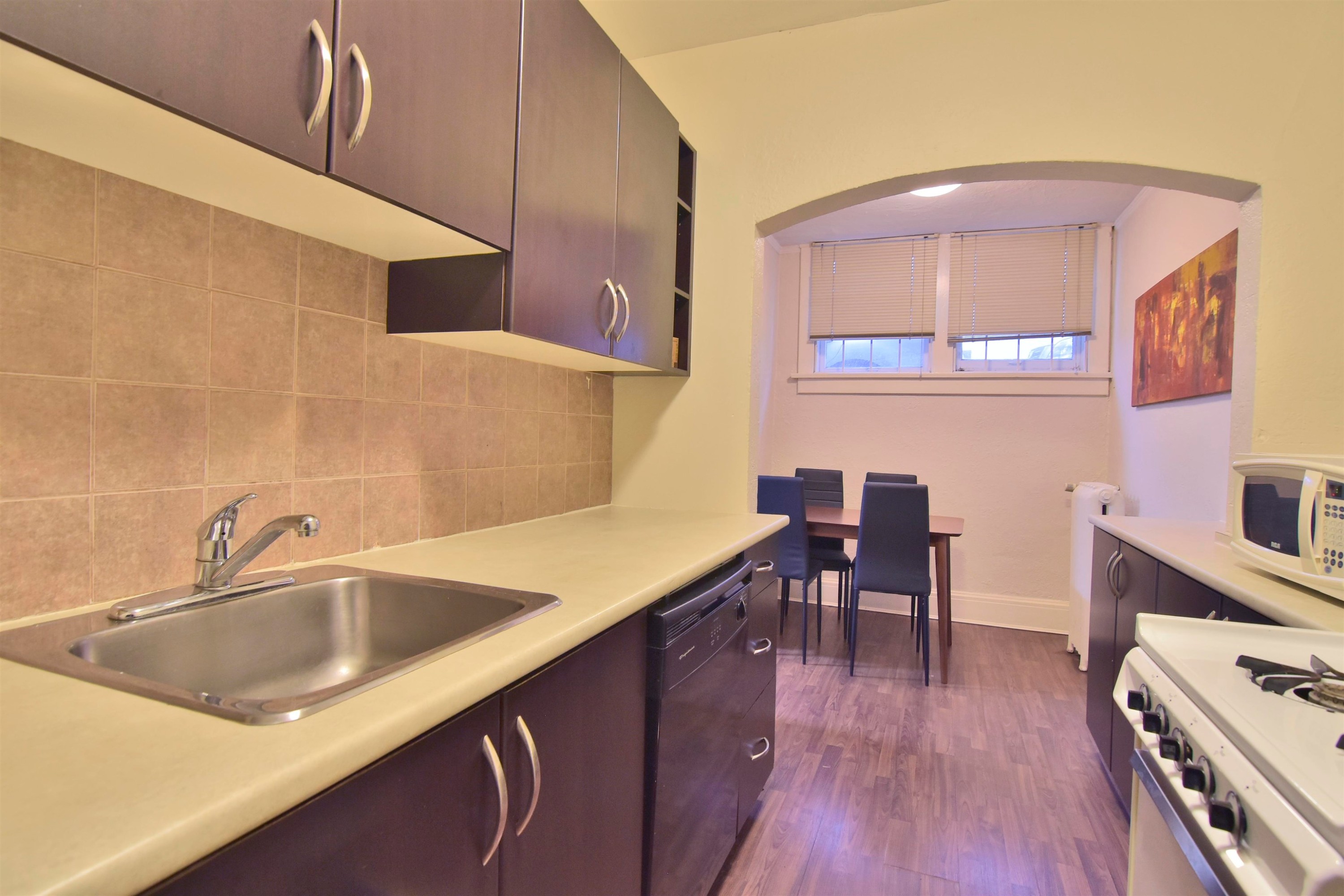 18-935 Jervis Street, Vancouver, BC