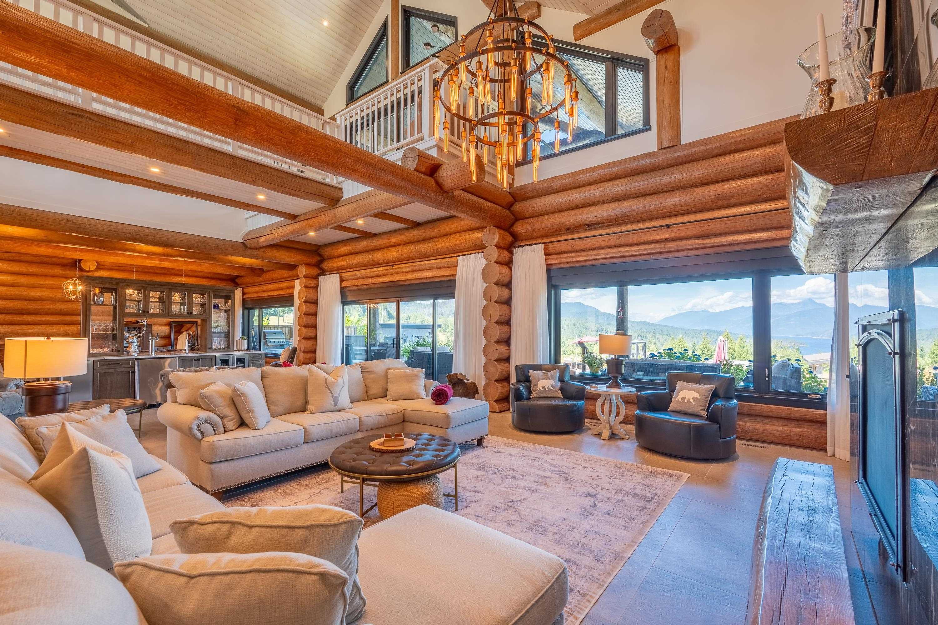 6316 Crowston Road, Sechelt, BC