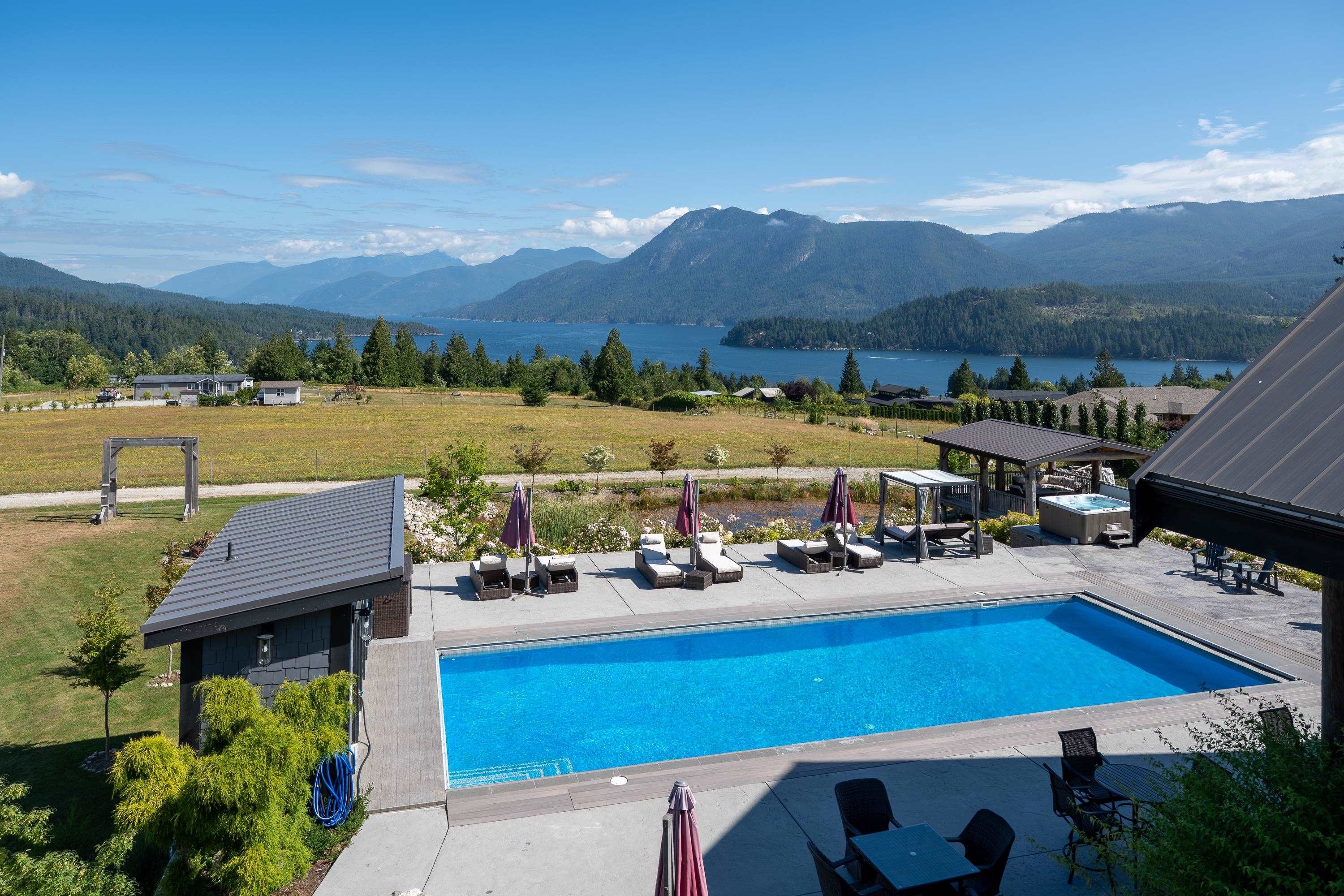 6316 Crowston Road, Sechelt, BC