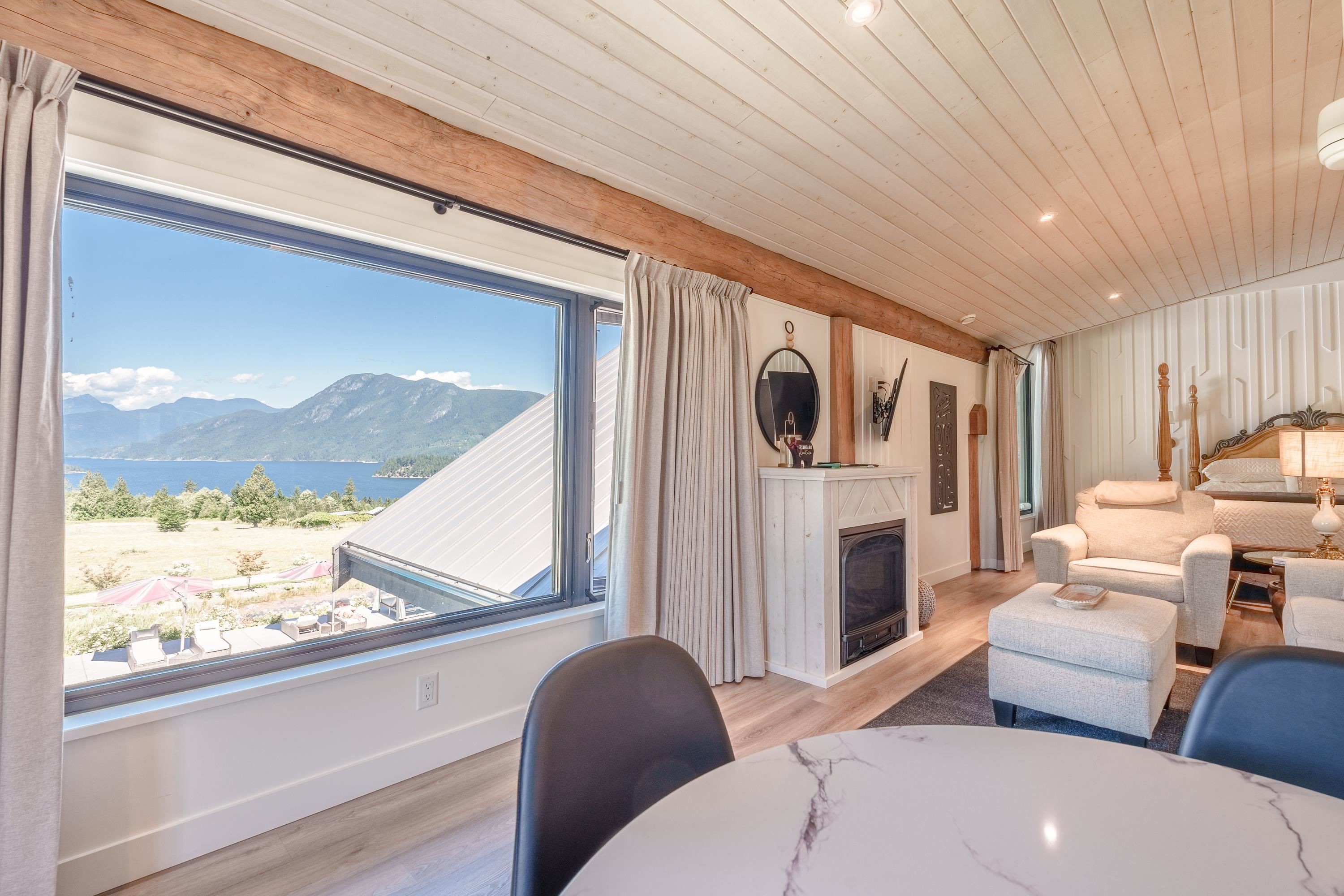 6316 Crowston Road, Sechelt, BC