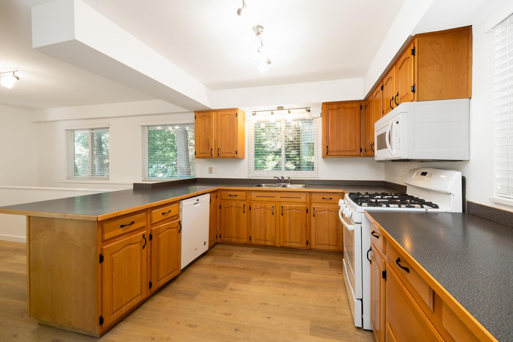 5733 Bluebell Drive, West Vancouver, BC