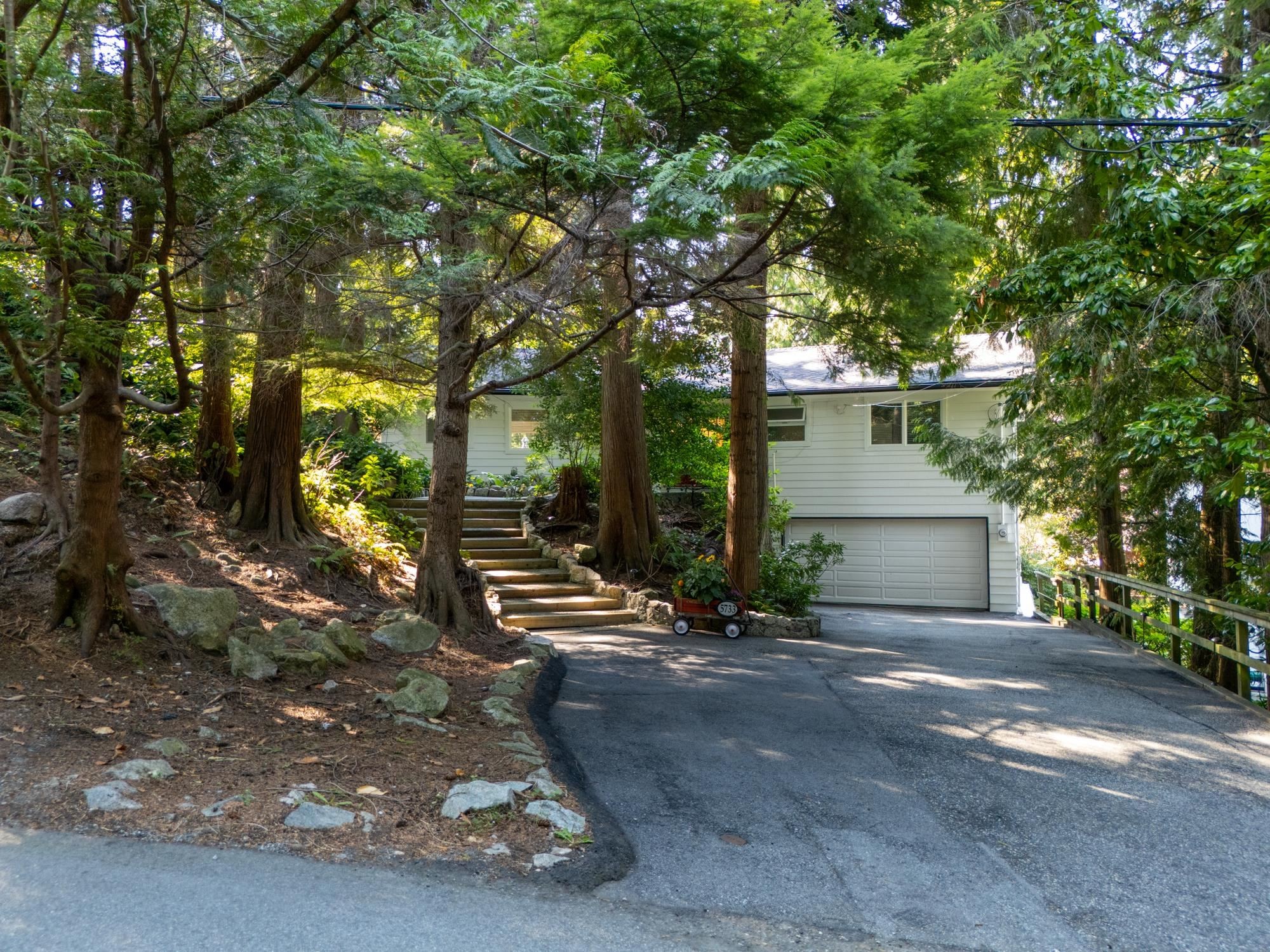 5733 Bluebell Drive, West Vancouver, BC