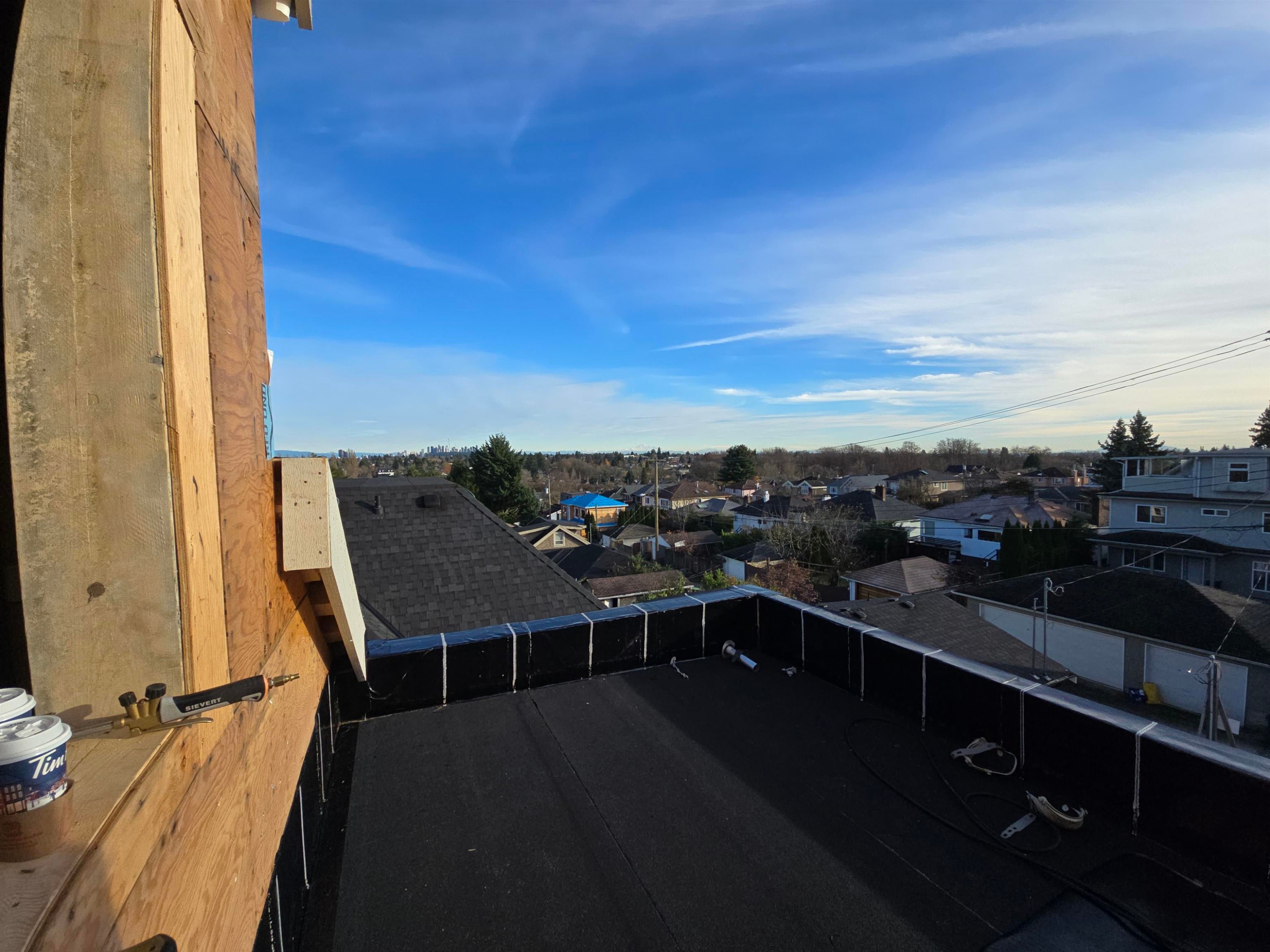 98 37Th Avenue W, Vancouver, BC