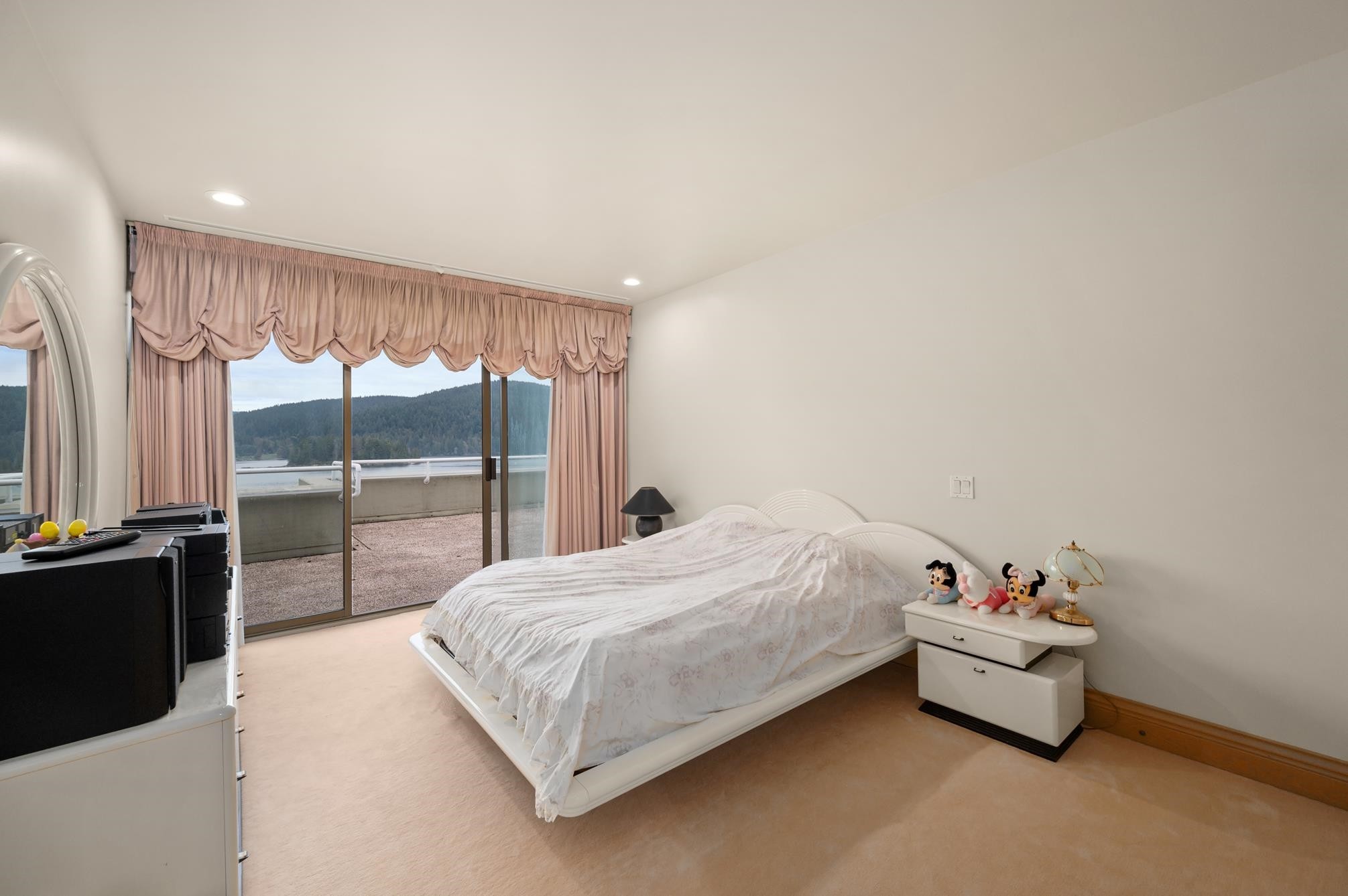 828 Beachview Drive, North Vancouver, BC