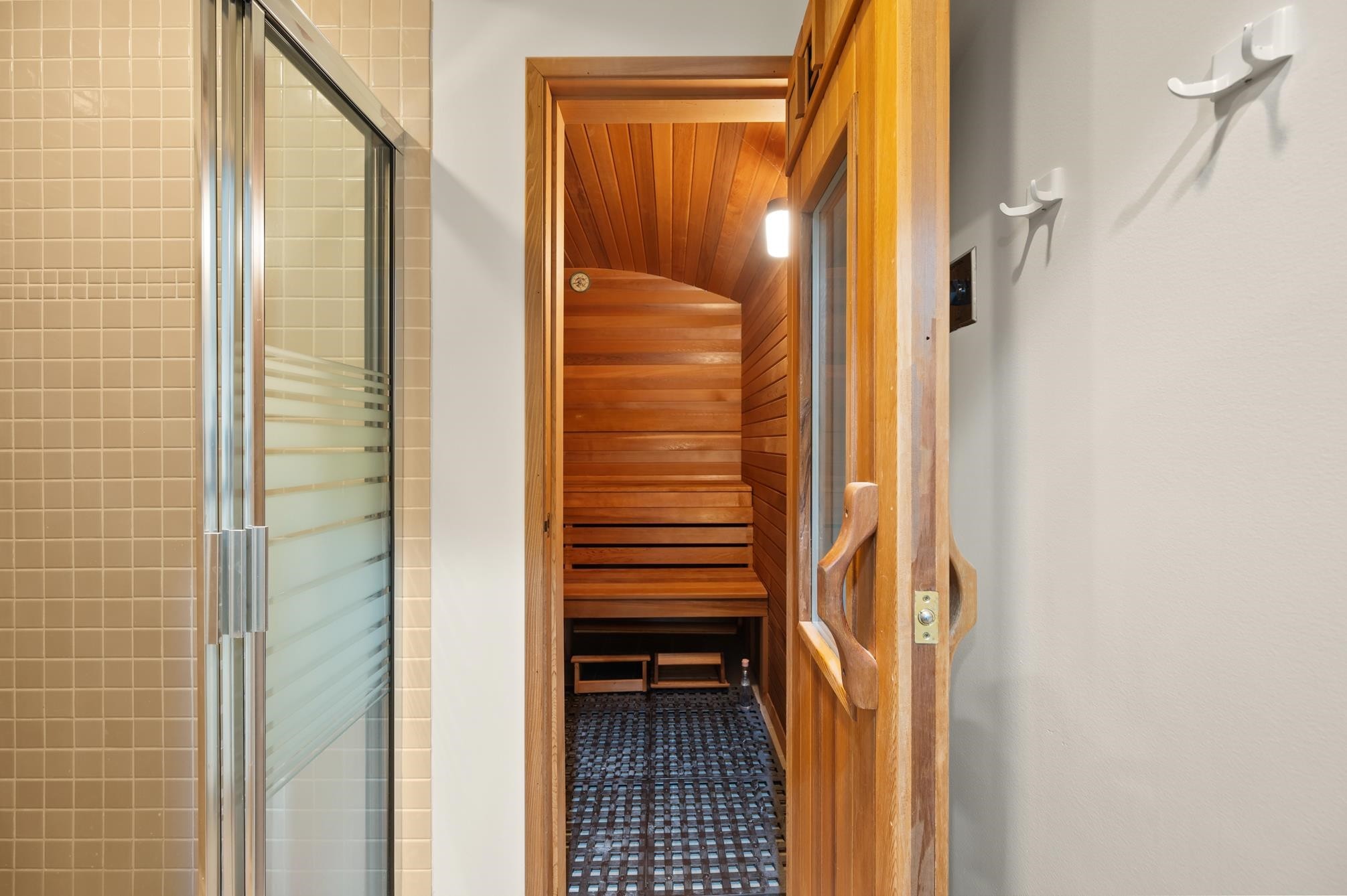 828 Beachview Drive, North Vancouver, BC