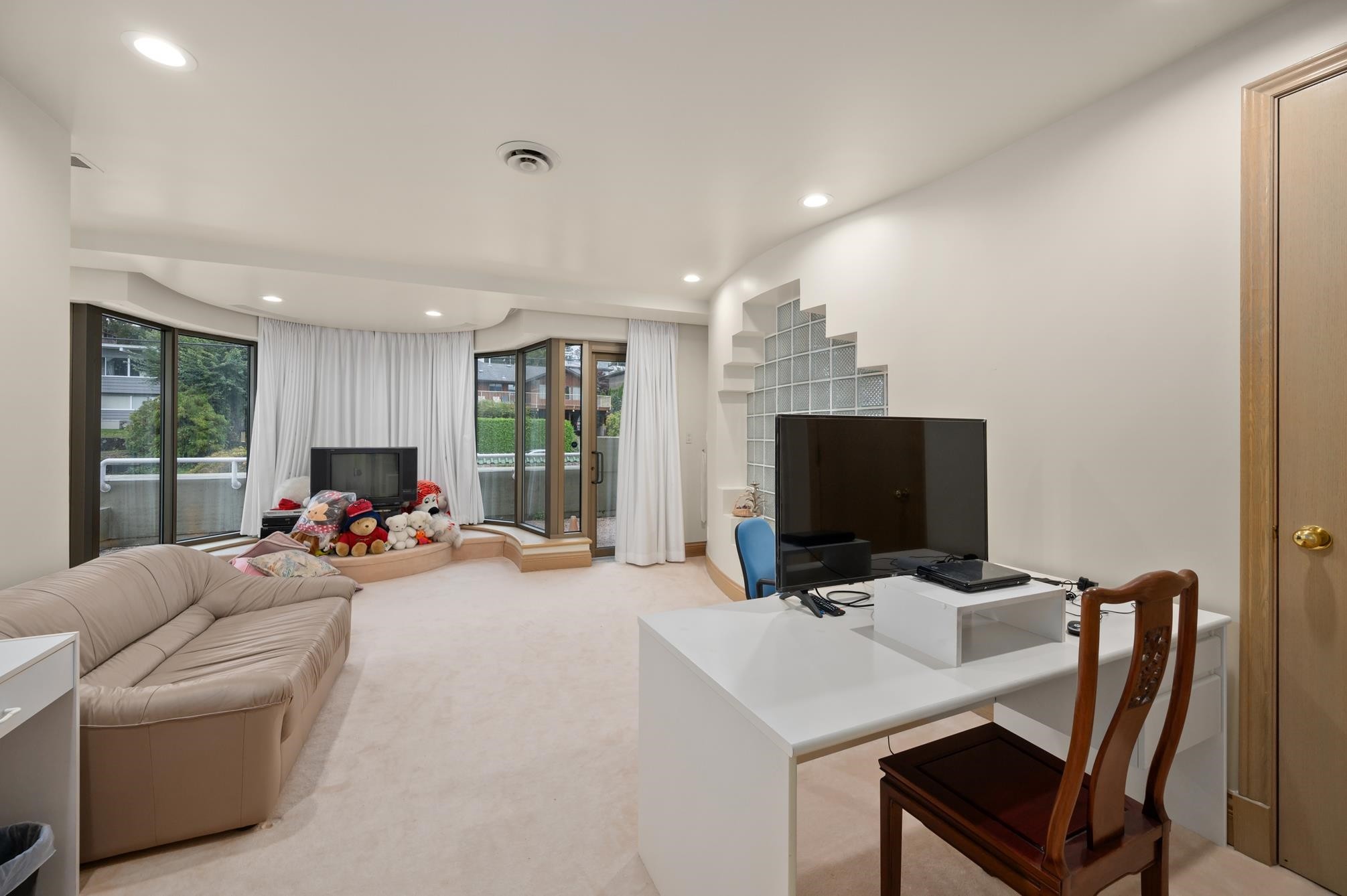 828 Beachview Drive, North Vancouver, BC