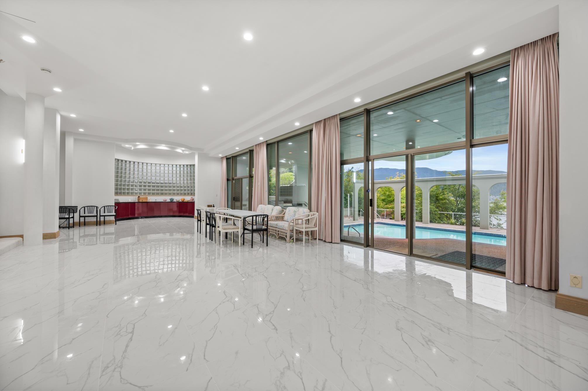 828 Beachview Drive, North Vancouver, BC