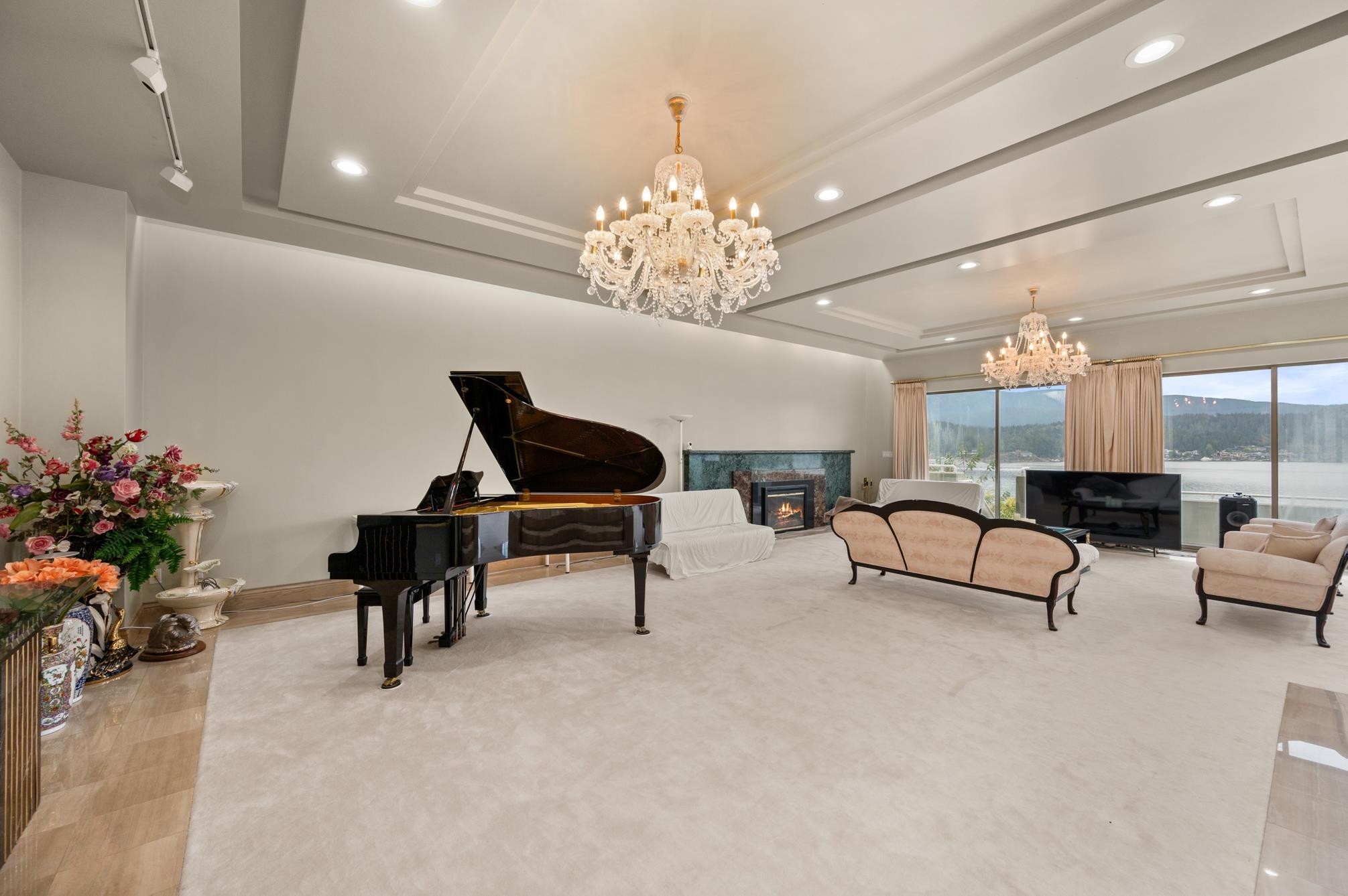 828 Beachview Drive, North Vancouver, BC