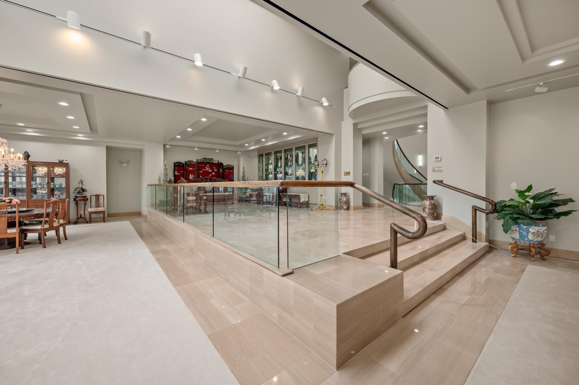 828 Beachview Drive, North Vancouver, BC