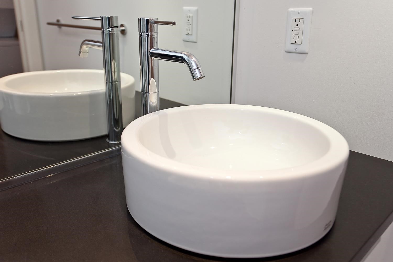 608-233 Robson Street, Vancouver, BC