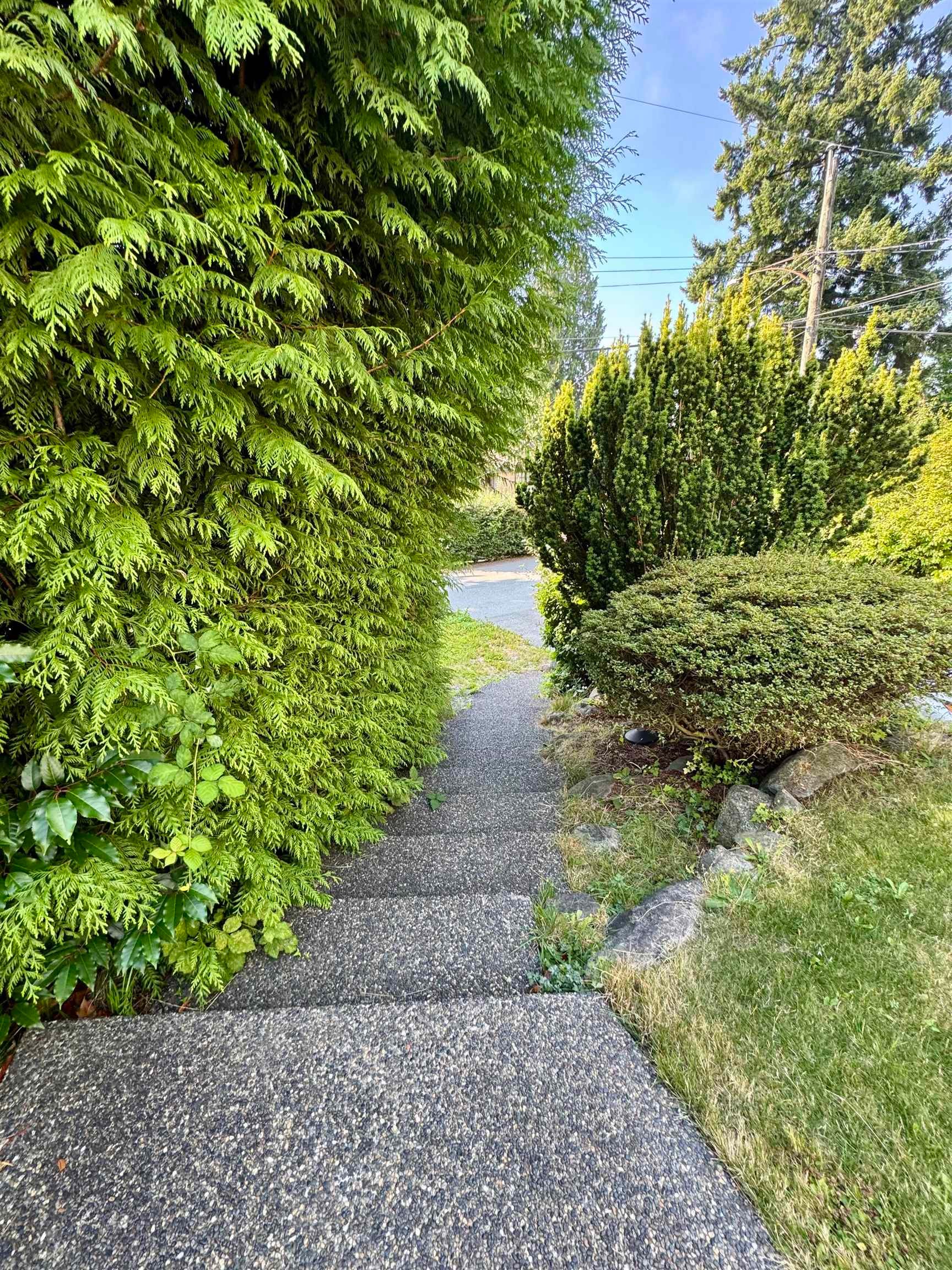 1395 Ottawa Avenue, West Vancouver, BC