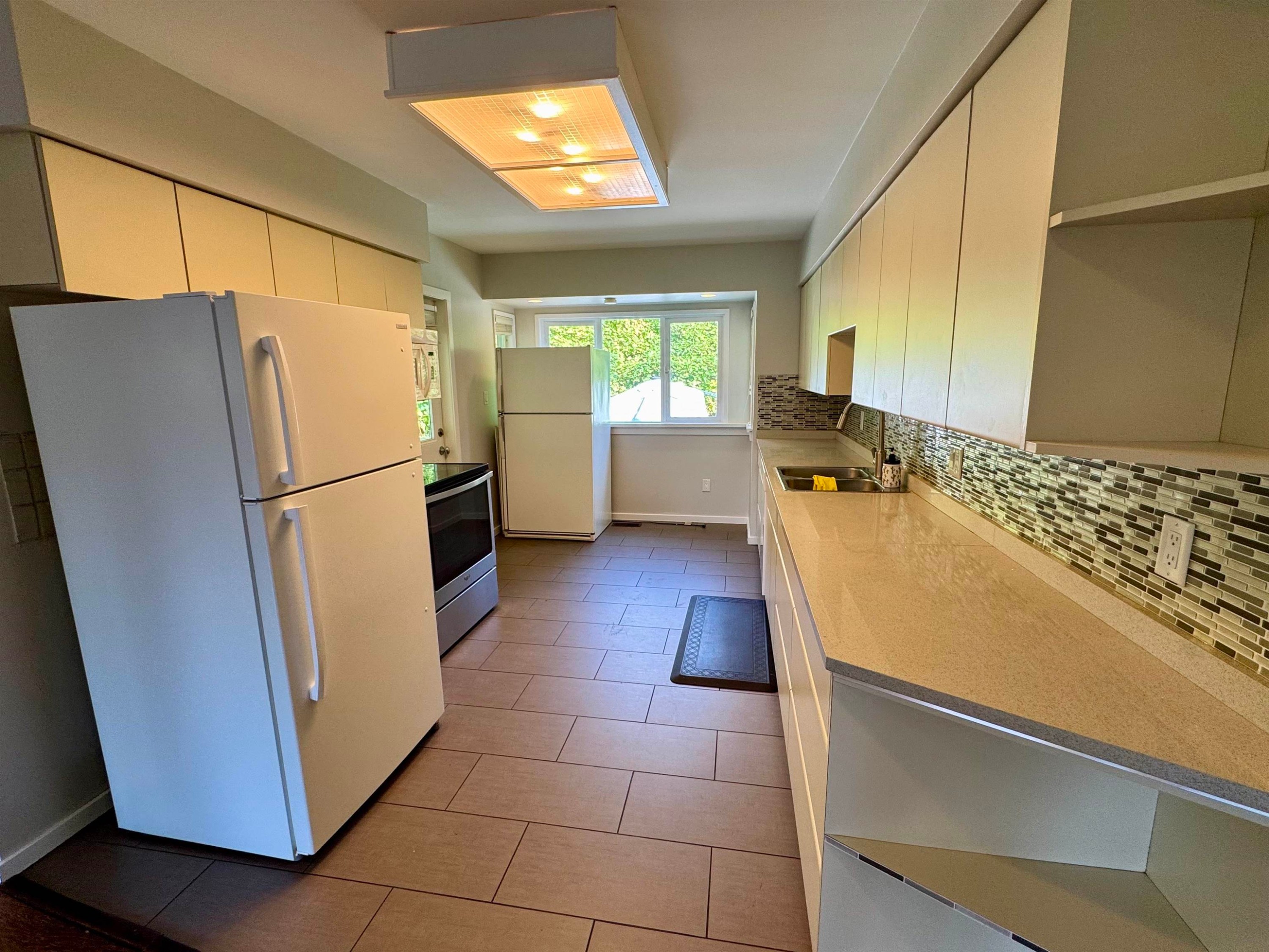 1395 Ottawa Avenue, West Vancouver, BC