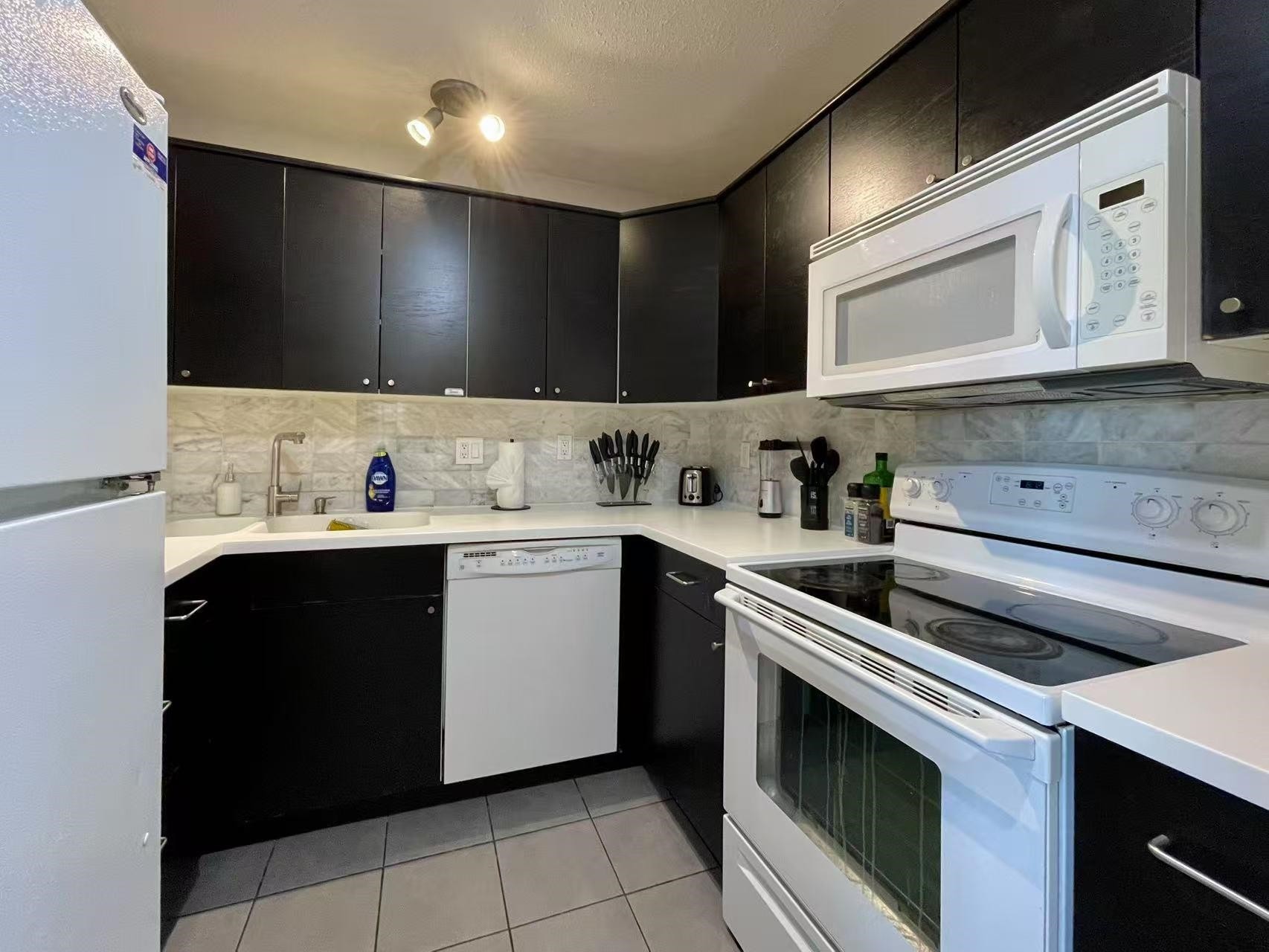 302-1405 Haro Street, Vancouver, BC